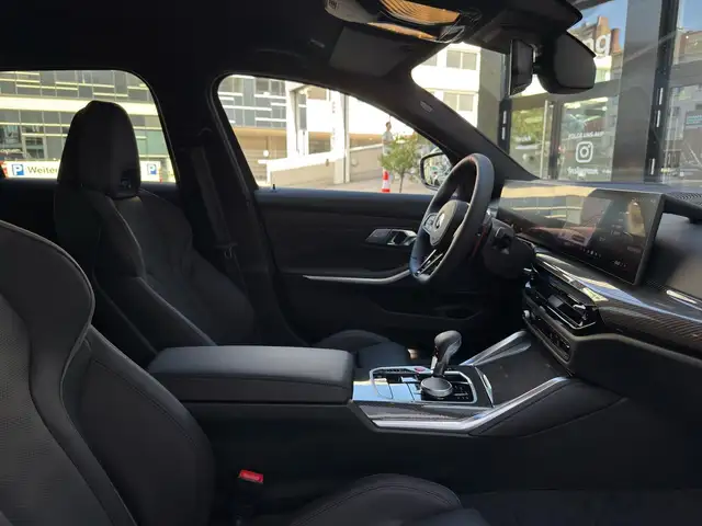 BMW M3 view 4