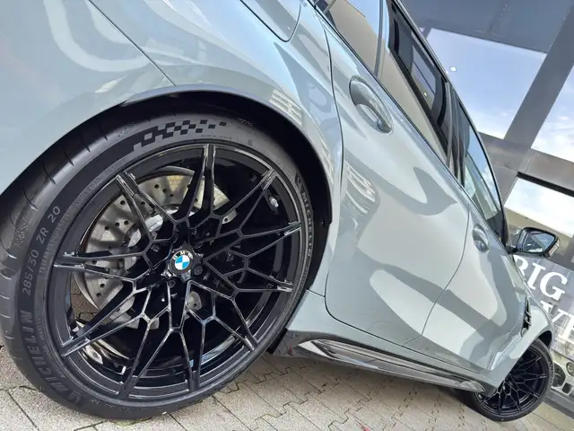 BMW M3 view 3