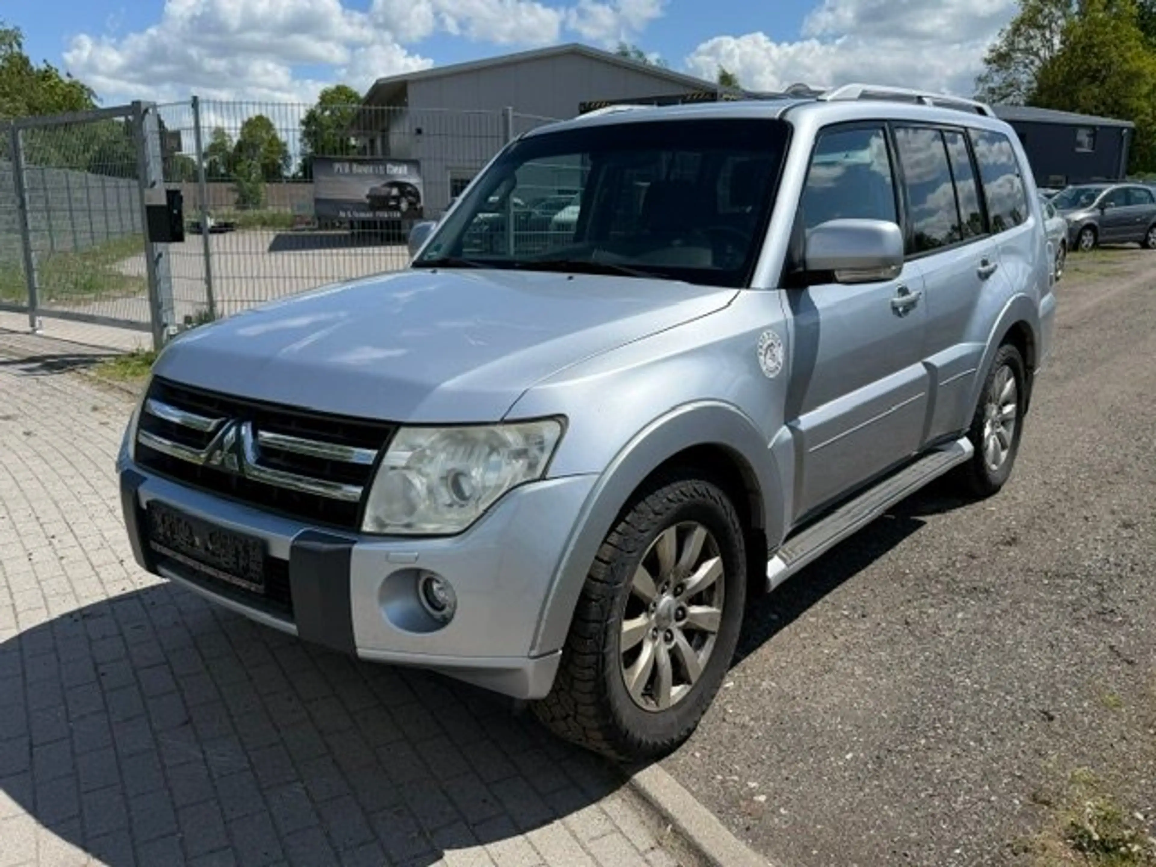 Mitsubishi Pajero 3.2 DI-D Instyle (5-trg.) — photo 3