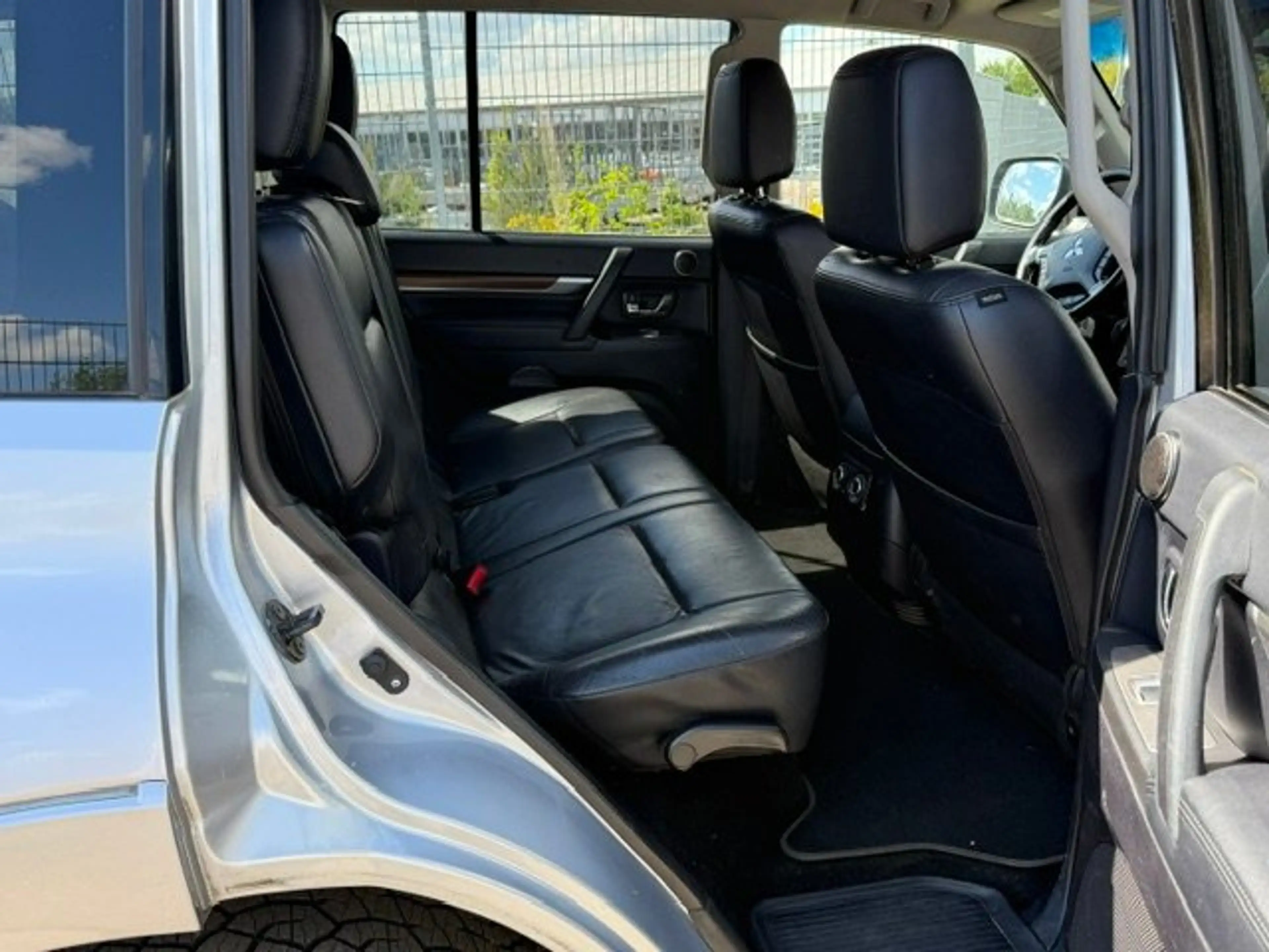 Mitsubishi Pajero 3.2 DI-D Instyle (5-trg.) — photo 15