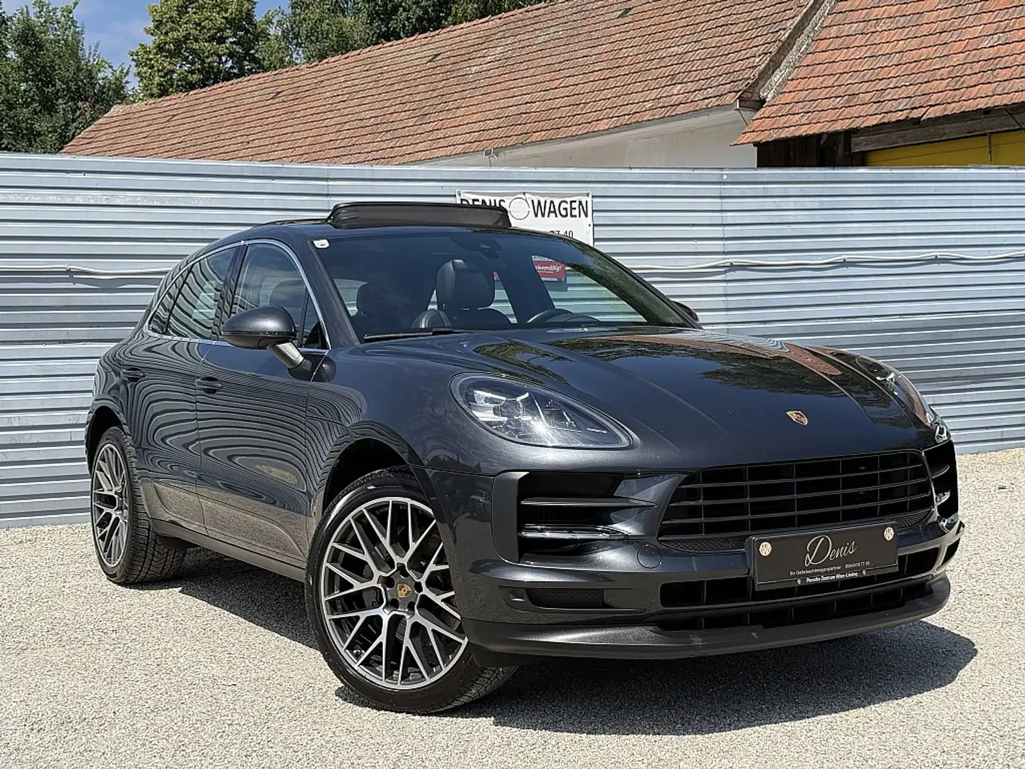 Porsche Macan Grey - 2