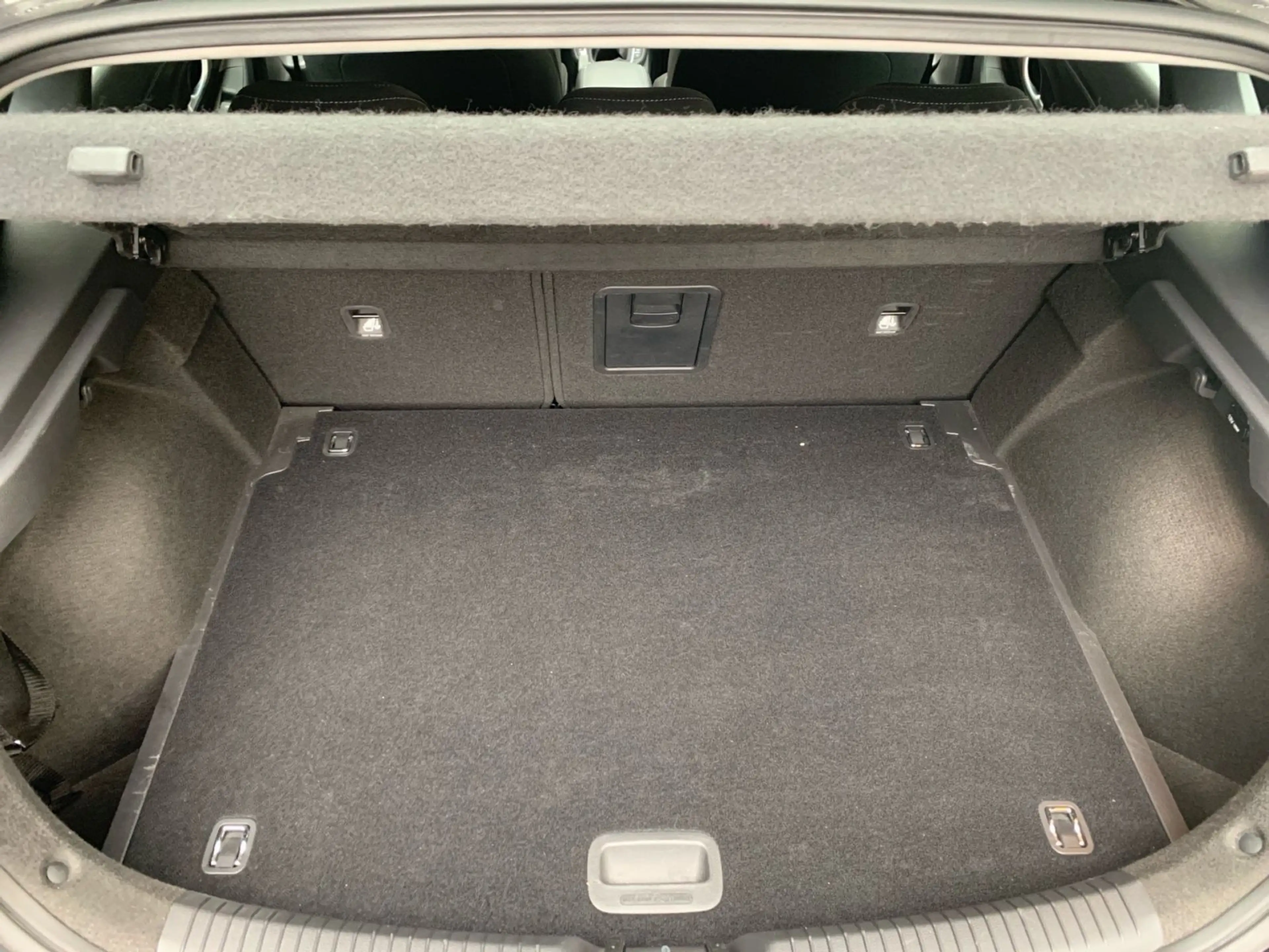 Hyundai i30 1.4 T-GDI Trend Navi Kamera Sitzheizung — photo 12