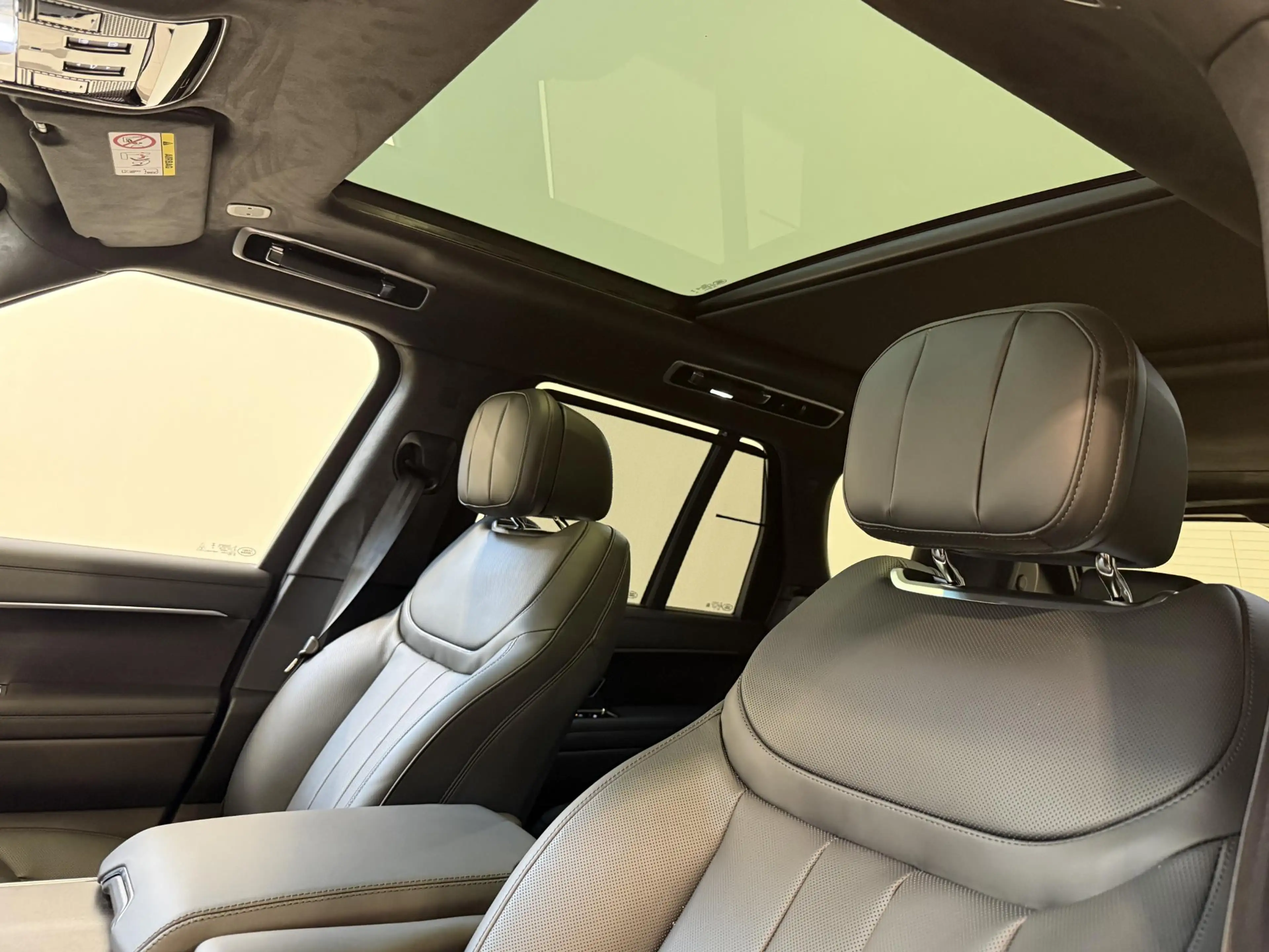 Land Rover Range Rover 3.0 P460e Westminster Edition PHEV NEW — photo 7