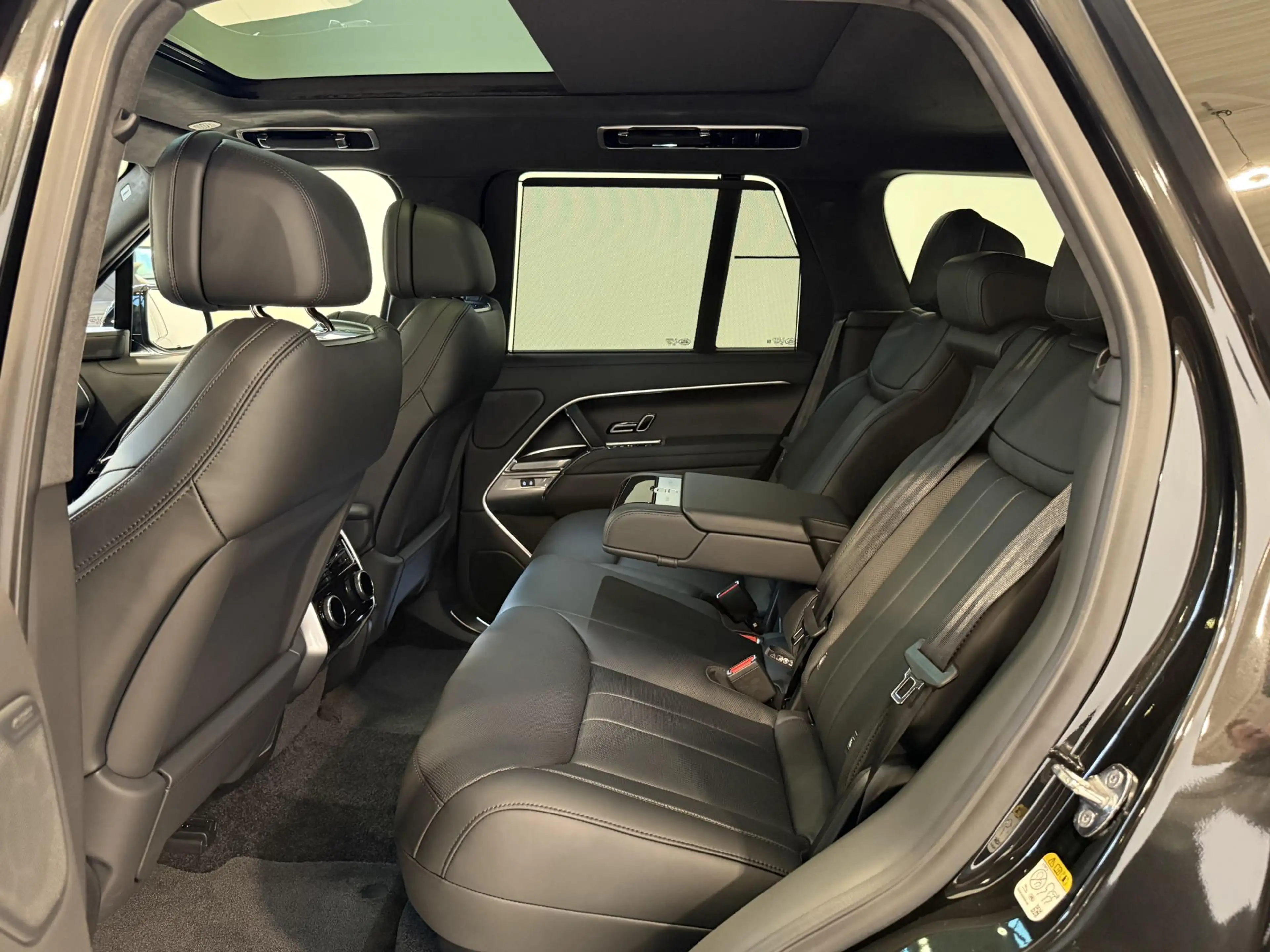 Land Rover Range Rover 3.0 P460e Westminster Edition PHEV NEW — photo 20
