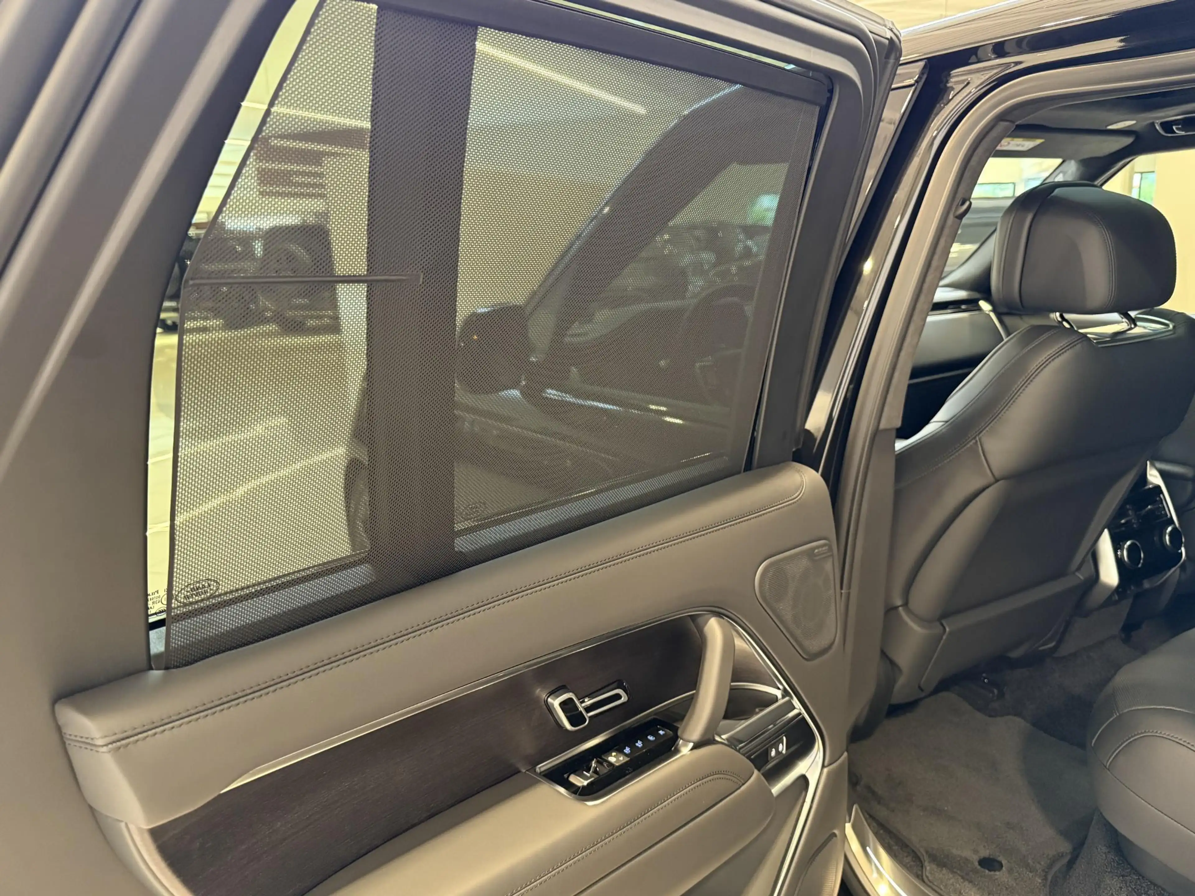 Land Rover Range Rover 3.0 P460e Westminster Edition PHEV NEW — photo 23