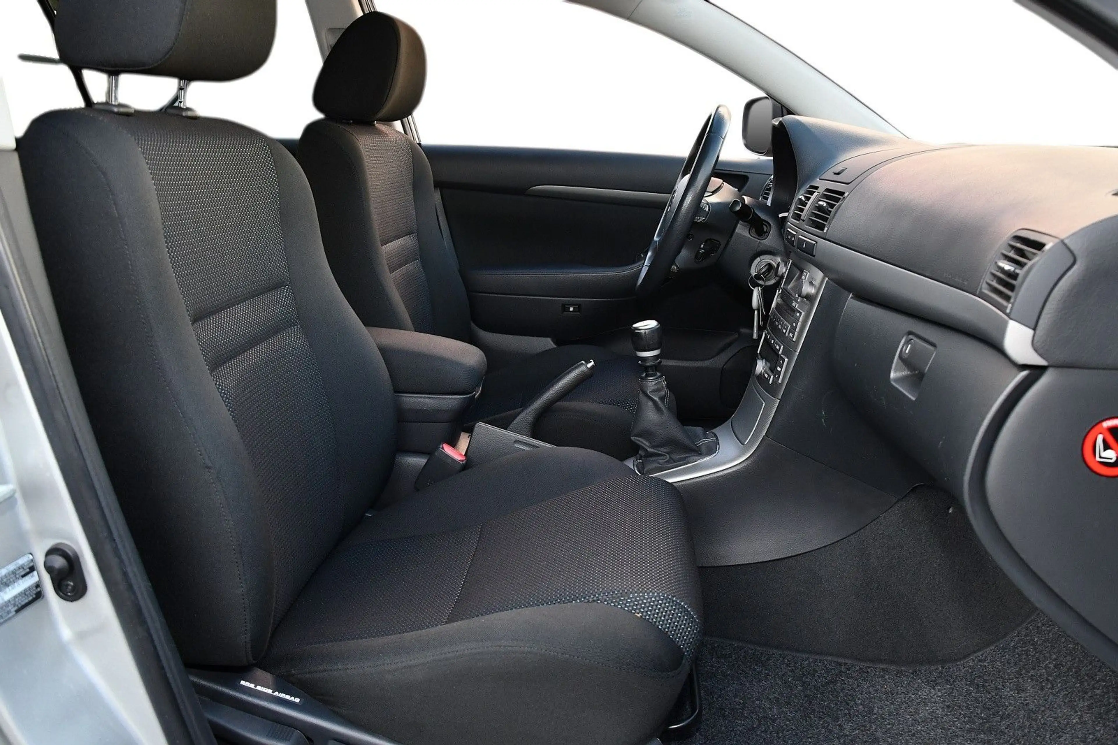 Toyota Avensis 2.2 D-CAT Sol*Top Zustand*Scheckheft* — photo 14