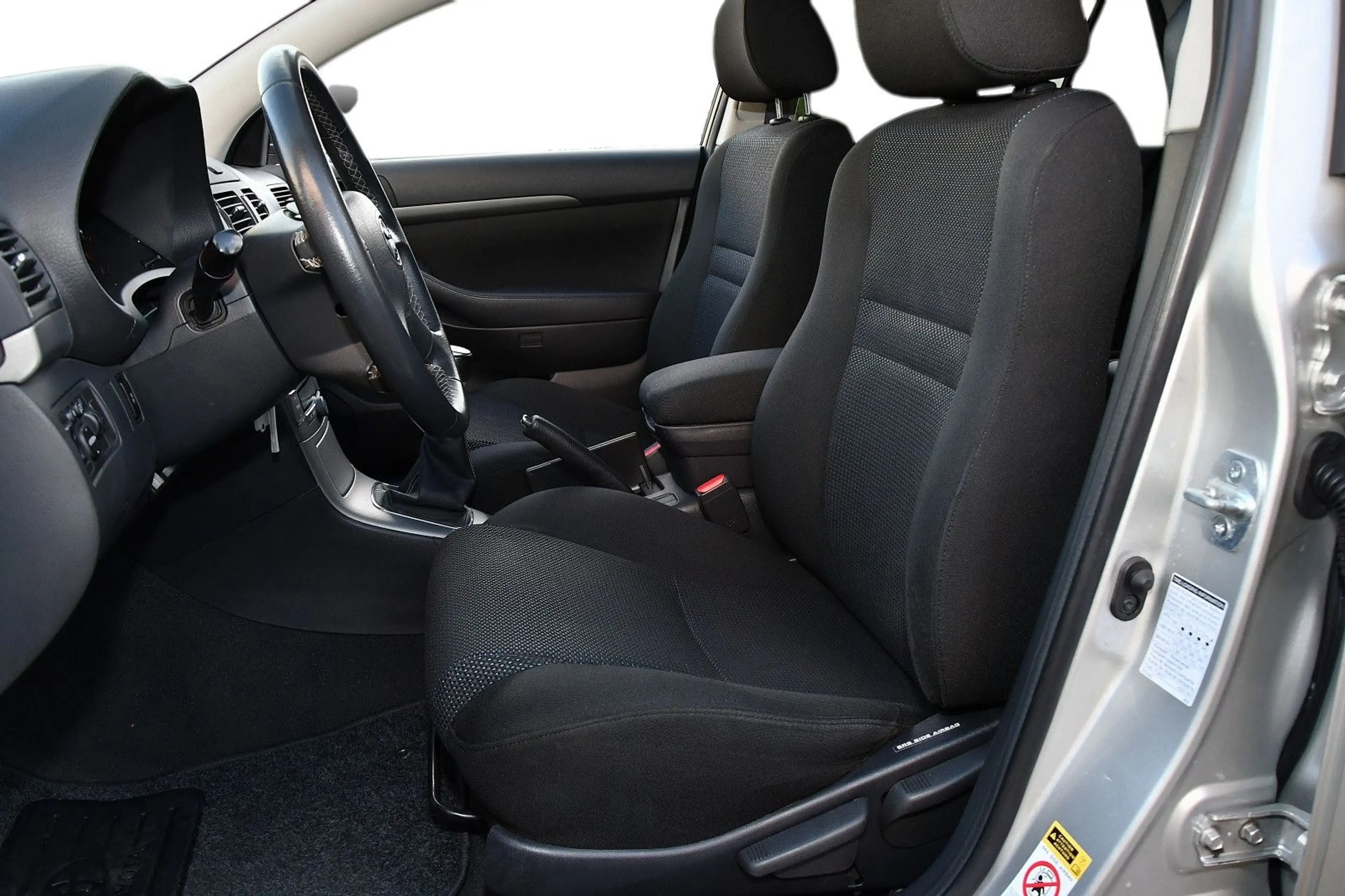 Toyota Avensis 2.2 D-CAT Sol*Top Zustand*Scheckheft* — photo 11