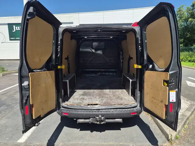 Ford Transit Custom view 28
