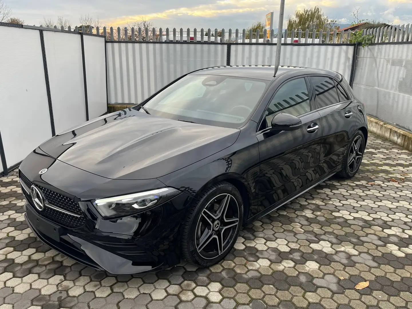 Mercedes-Benz A 200 A 200 AMG Line Premium auto Nero - 1
