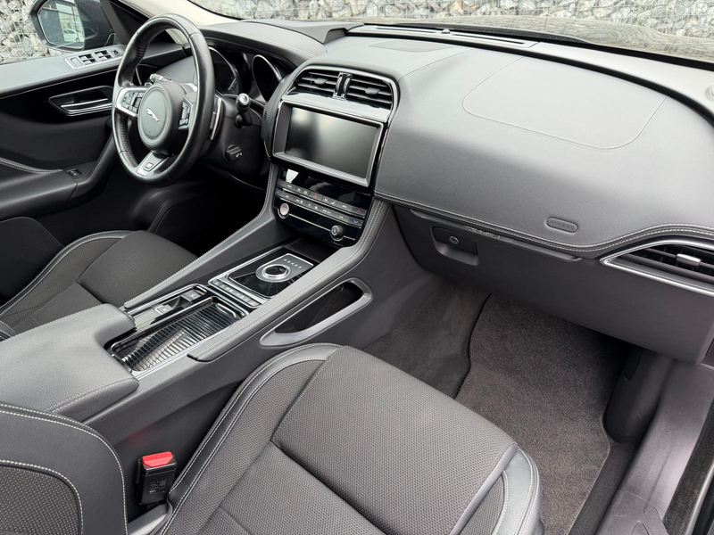 Jaguar F-Pace 2.0 RSport *RFK *AWD *CARPLAY *AMBIENTE — photo 11