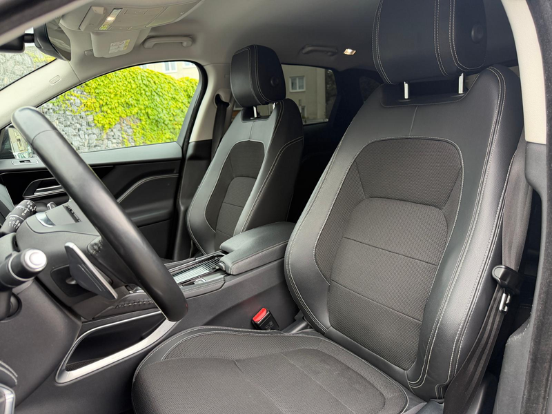 Jaguar F-Pace 2.0 RSport *RFK *AWD *CARPLAY *AMBIENTE — photo 9