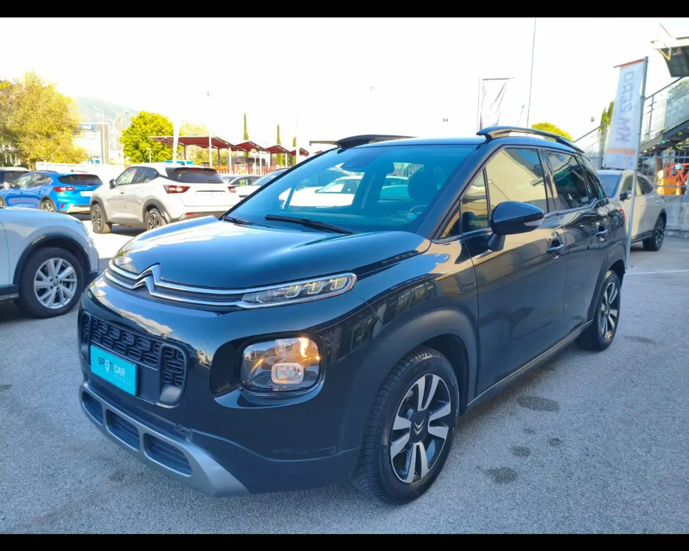 Citroen C3 Aircross Aircross 1.2 PureTech Shine Zwart - 1