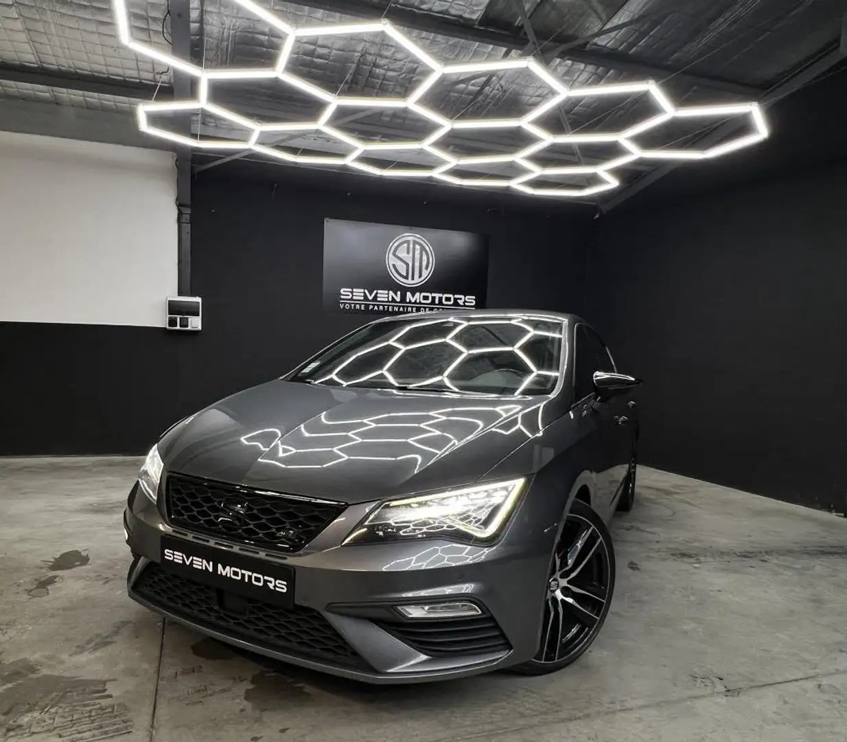 SEAT Leon Cupra 2.0 TSI 300 CH BVA DSG 6 / Carplay / SeatSound / Garantie 12 Mois Inclus Gris - 1