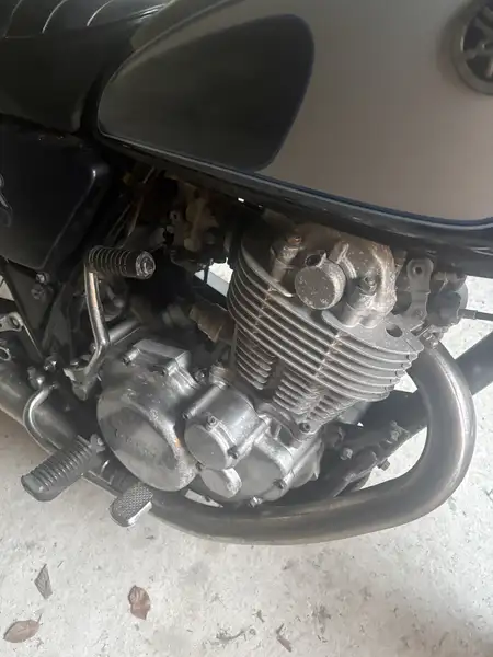 Yamaha SR 500 - foto 2