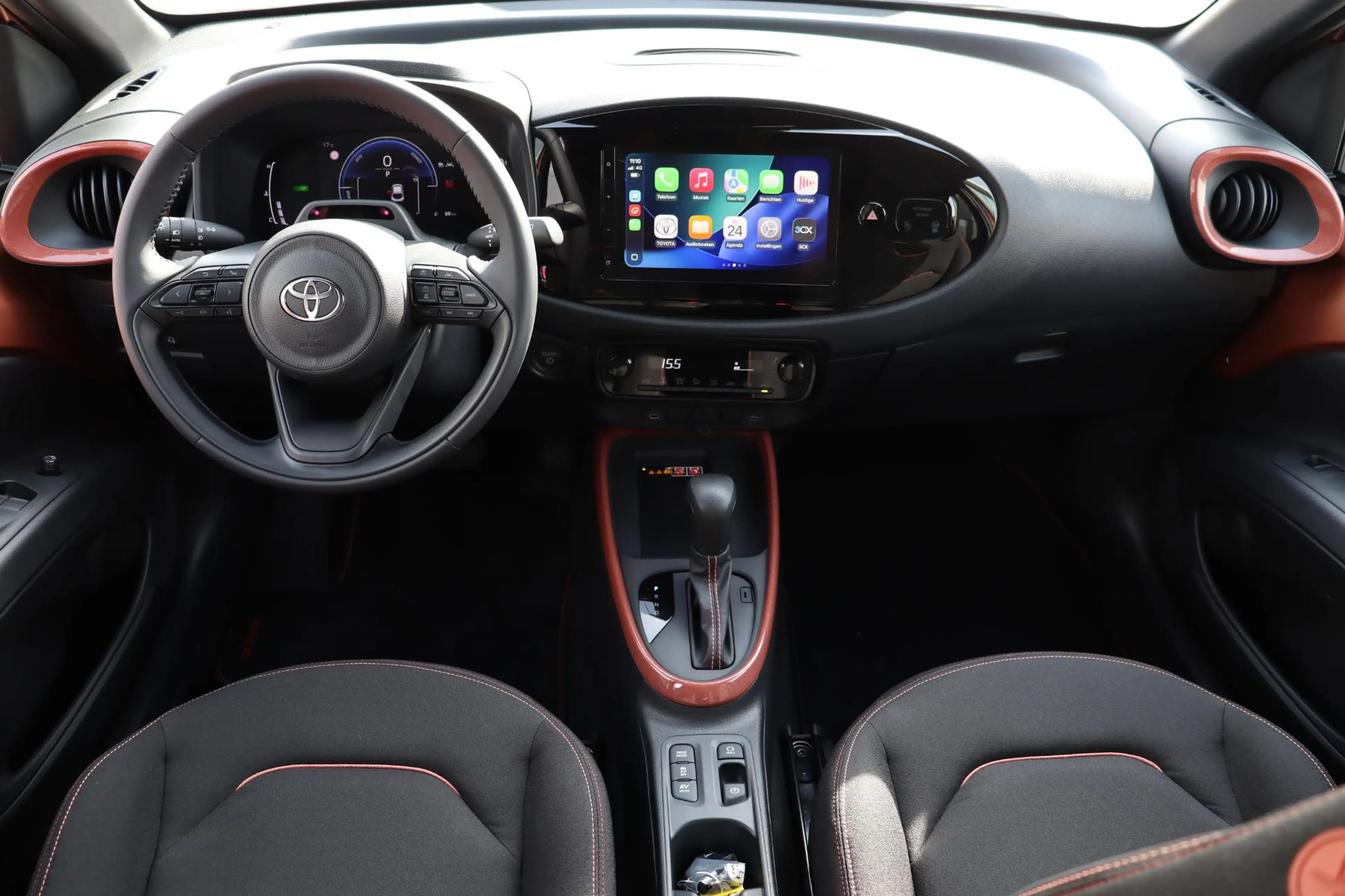 Toyota Aygo X Hybrid 115 pulse, Easy Pack, Parkeersensoren, Clim — photo 4