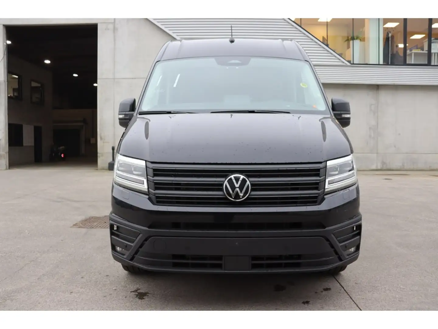 Volkswagen Crafter 35 Fourgon L5H3 4490 mm 2.0 TDI 177 hp Aut. Zwart - 2