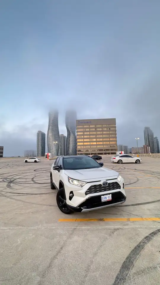 Toyota RAV 4 снимка Toyota RAV 4