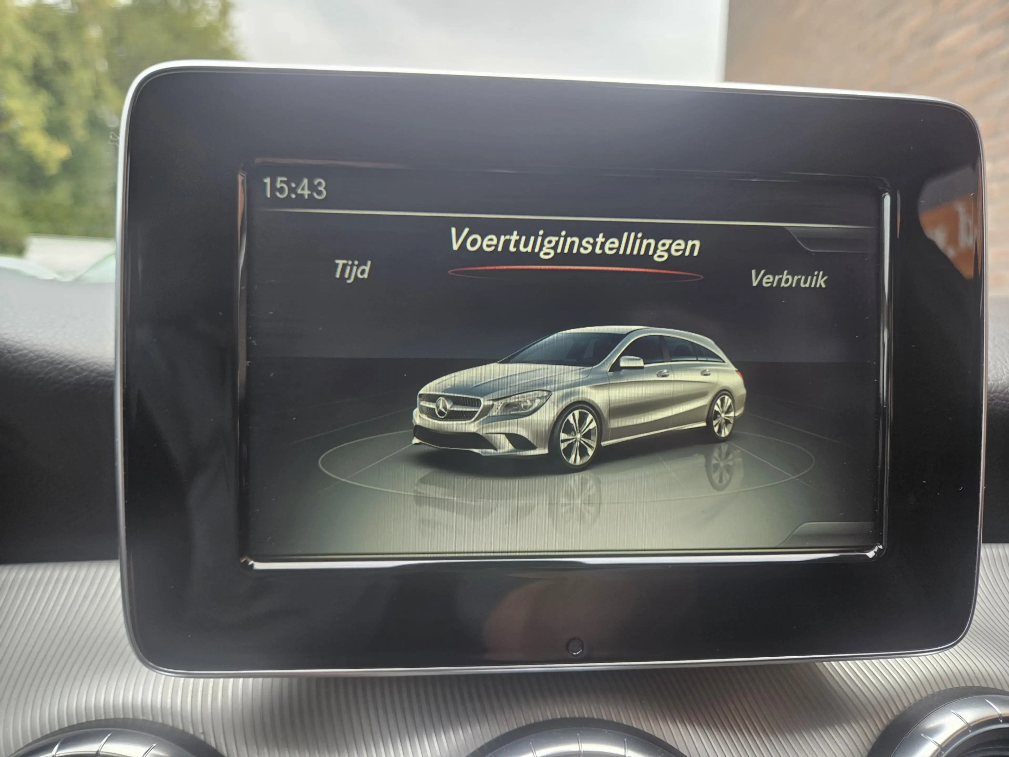 Mercedes-Benz CLA 180 Shooting Brake Ambition — photo 12