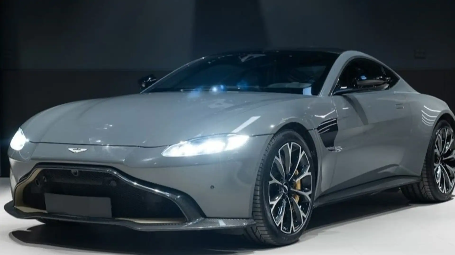 Aston Martin Vantage Gris - 1