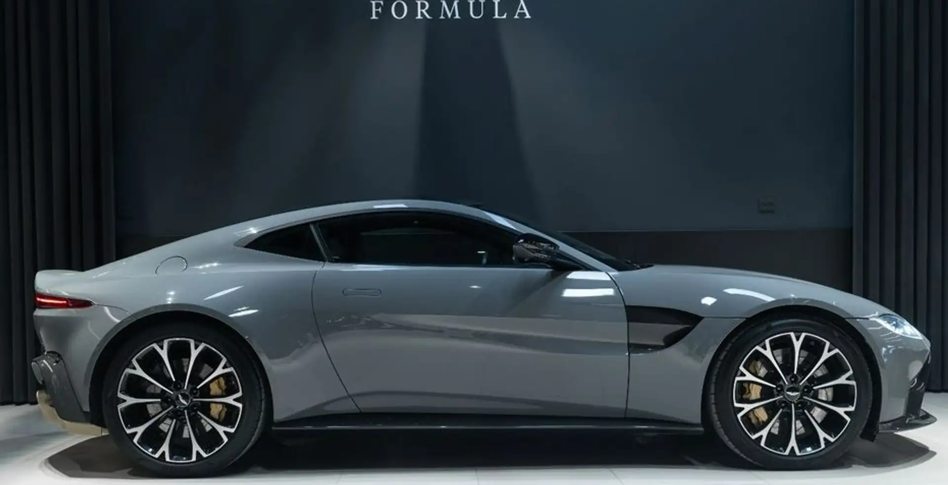 Aston Martin Vantage Gris - 2