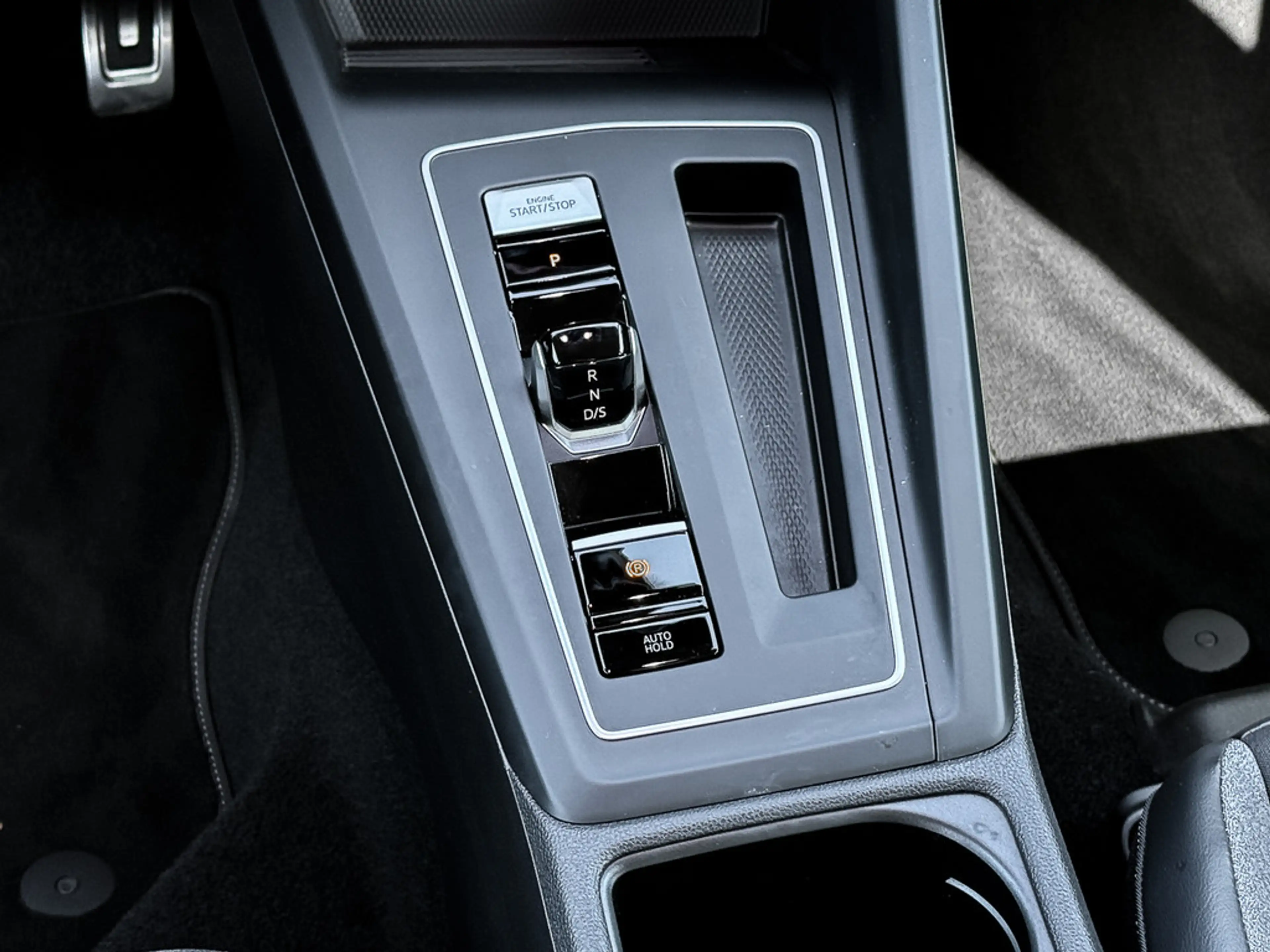 Volkswagen Golf VIII Goal 1.5 eTSI DSG/Kamera/Navi/Sitzh./LED/Ganzjahresreifen — photo 13