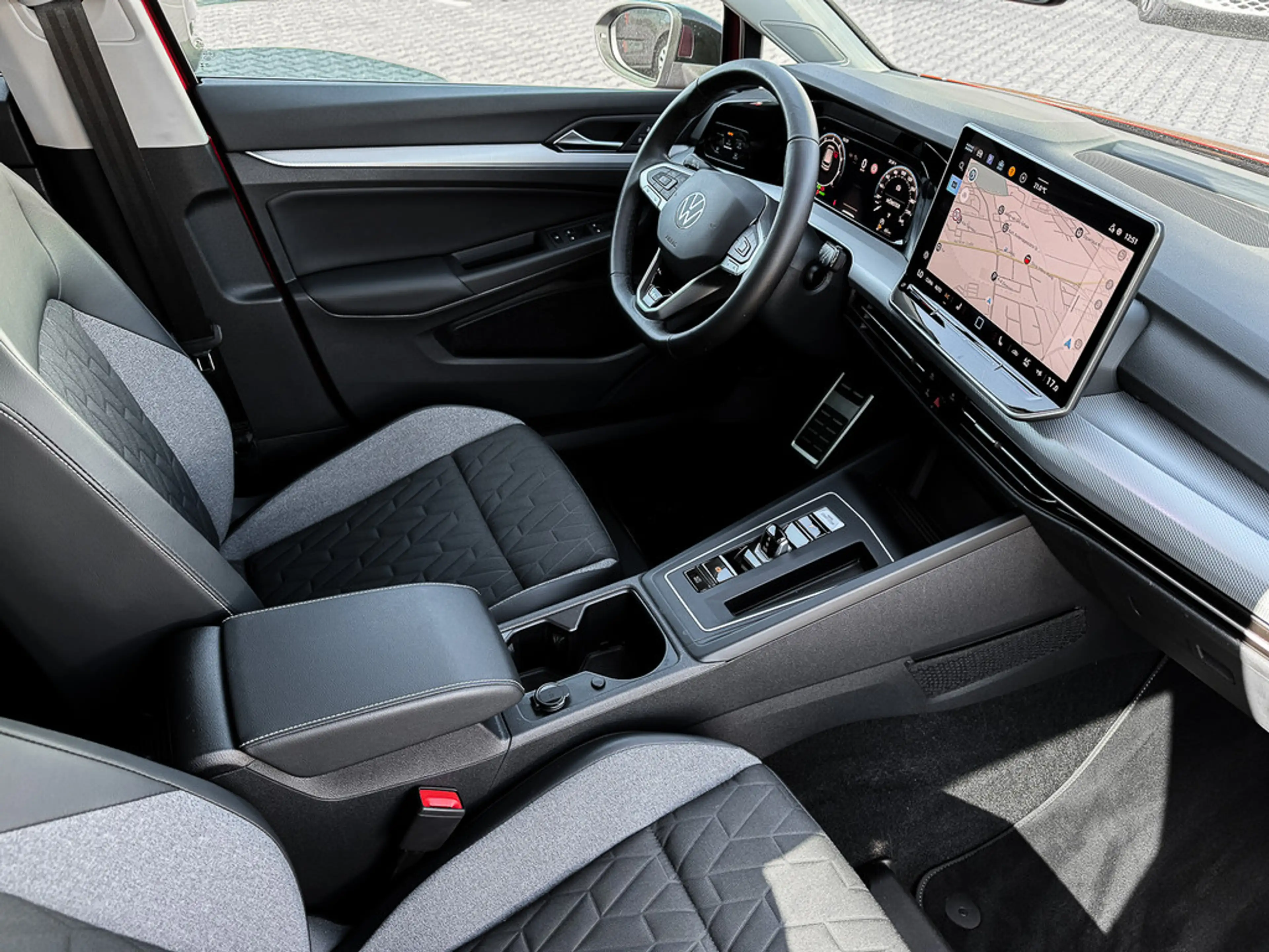 Volkswagen Golf VIII Goal 1.5 eTSI DSG/Kamera/Navi/Sitzh./LED/Ganzjahresreifen — photo 8