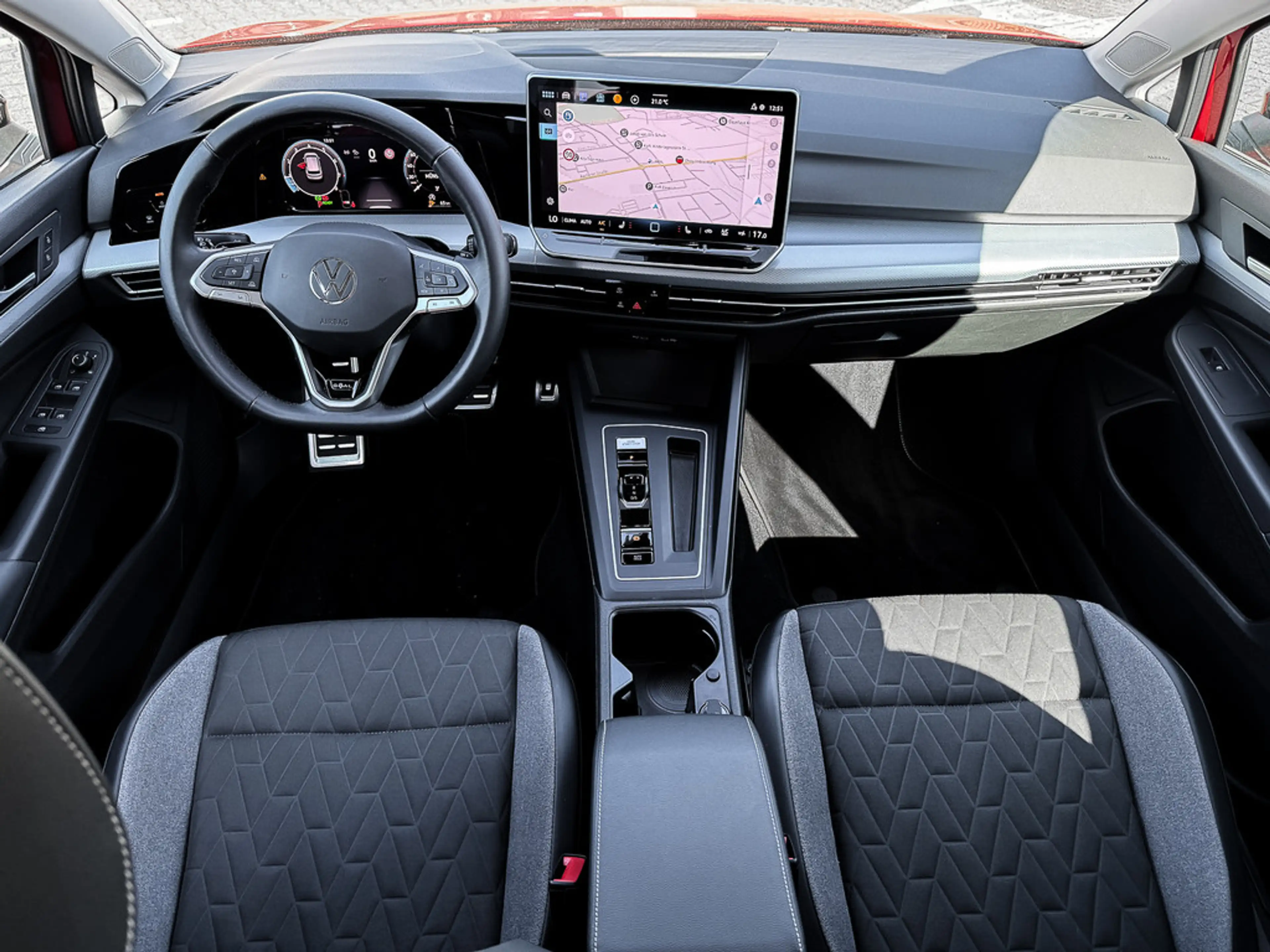 Volkswagen Golf VIII Goal 1.5 eTSI DSG/Kamera/Navi/Sitzh./LED/Ganzjahresreifen — photo 10