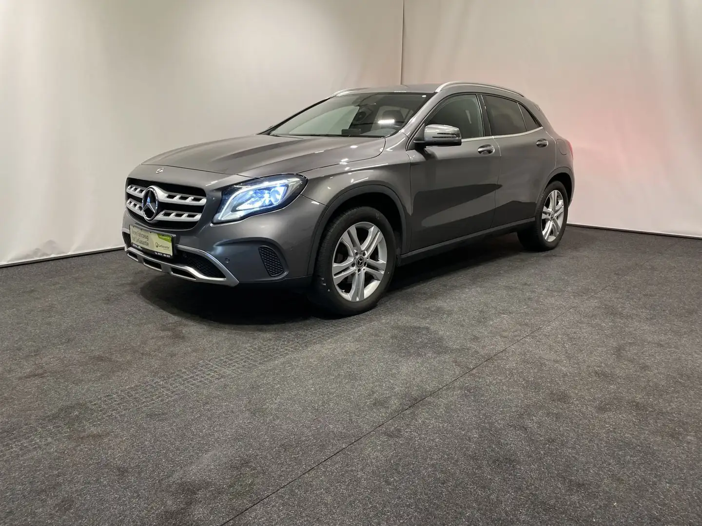 Mercedes-Benz GLA 220 CDI 4Matic Kamera LED Grau - 1