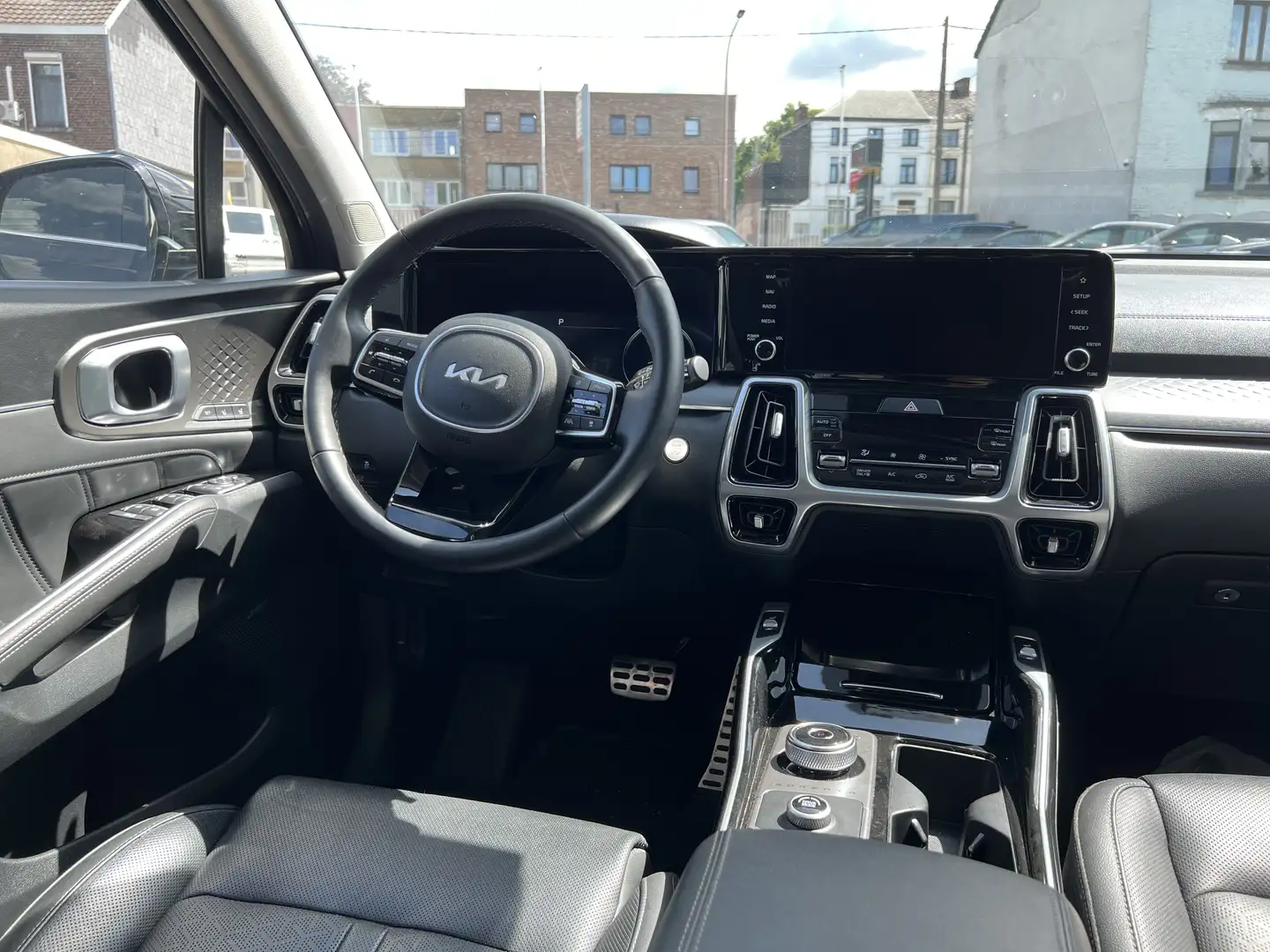 Kia Sorento 1.6 TGI HEV HYBRID 7PLACES CUIR PANO CAMERA FULL Negru - 2
