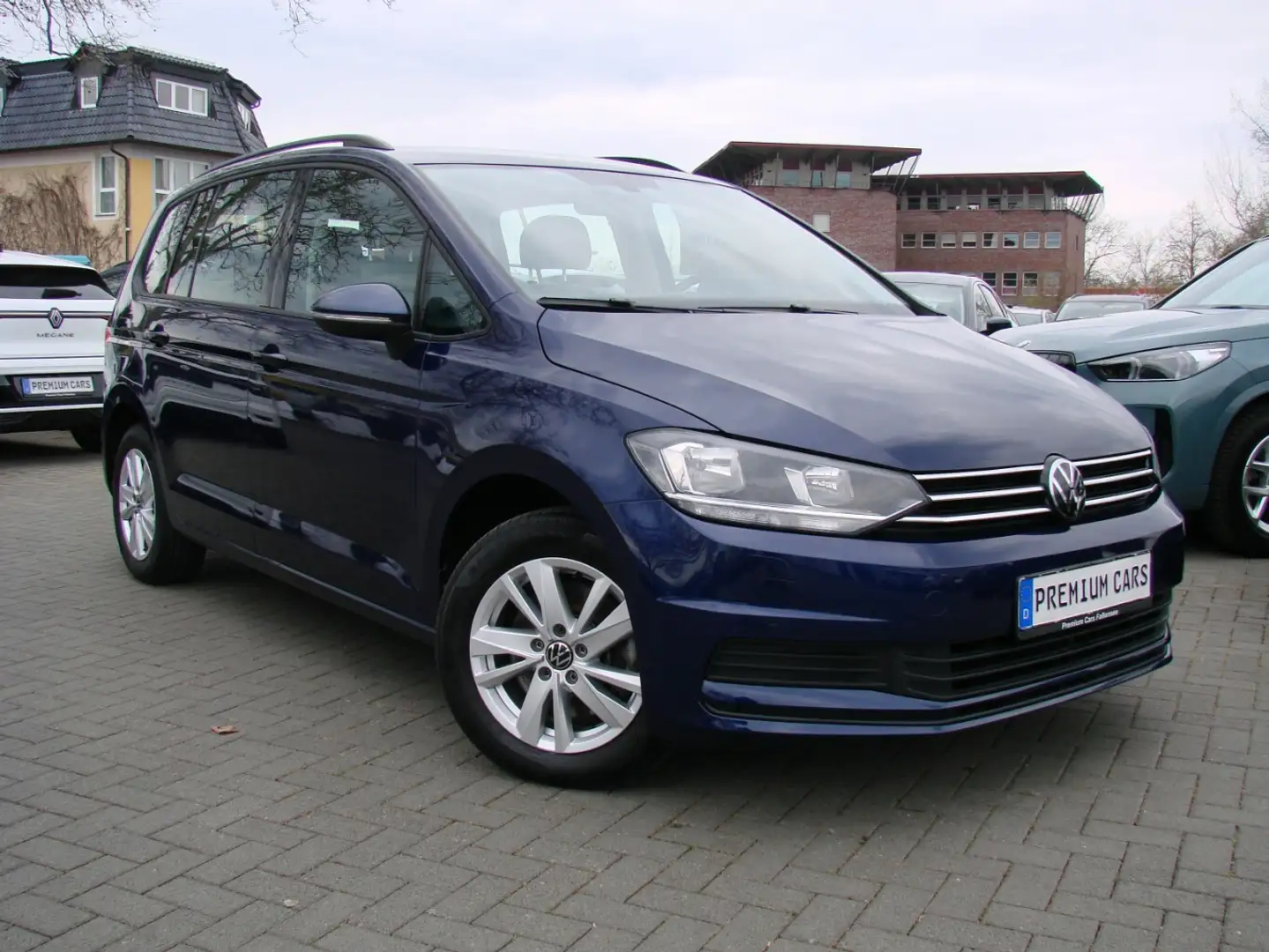 Volkswagen Touran 1.5TSI Comfortline 7-Sitzer ACC Navi PDC Azul - 1