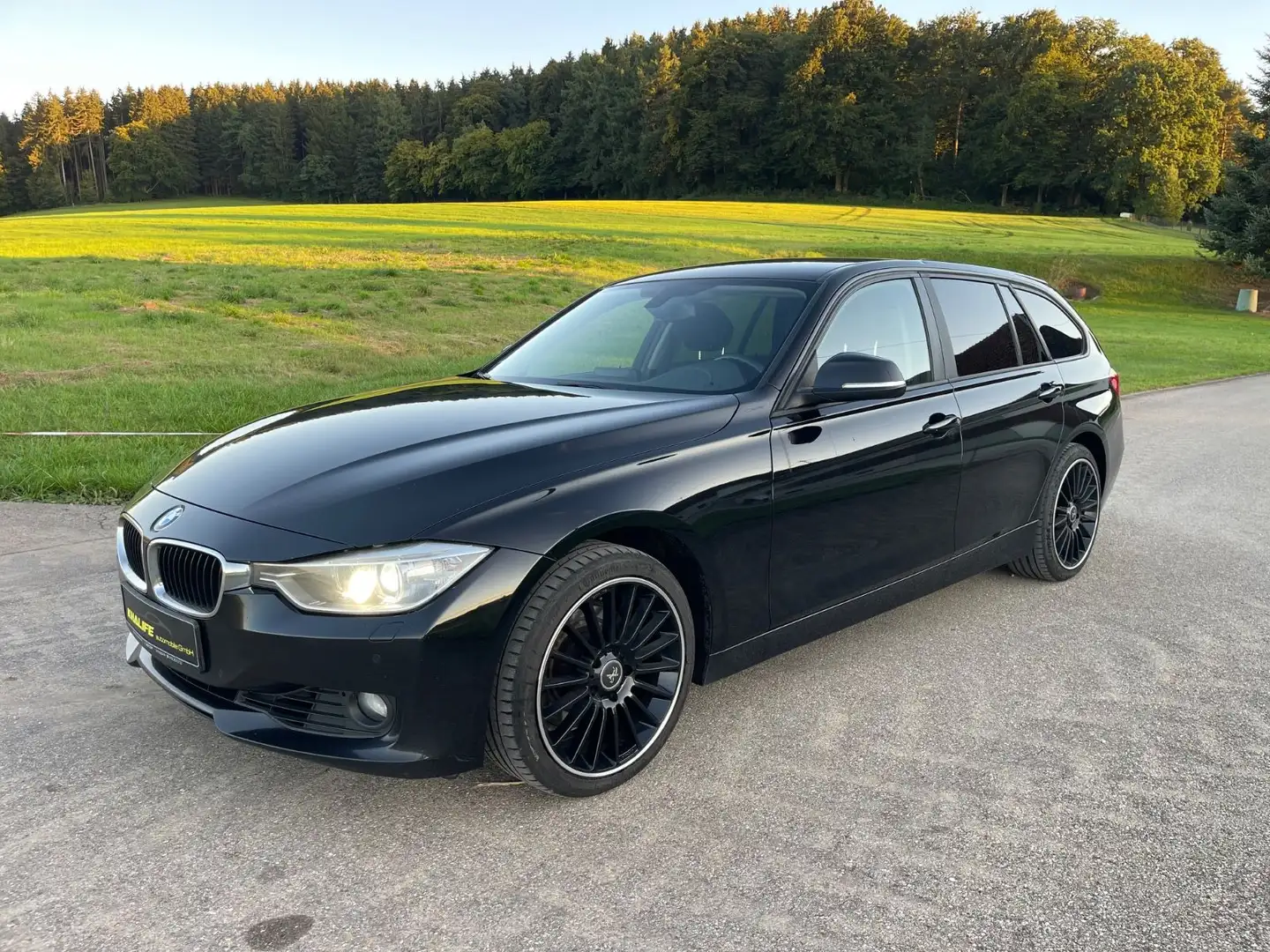 BMW 330 Baureihe 3 Touring 330 d Schwarz - 1