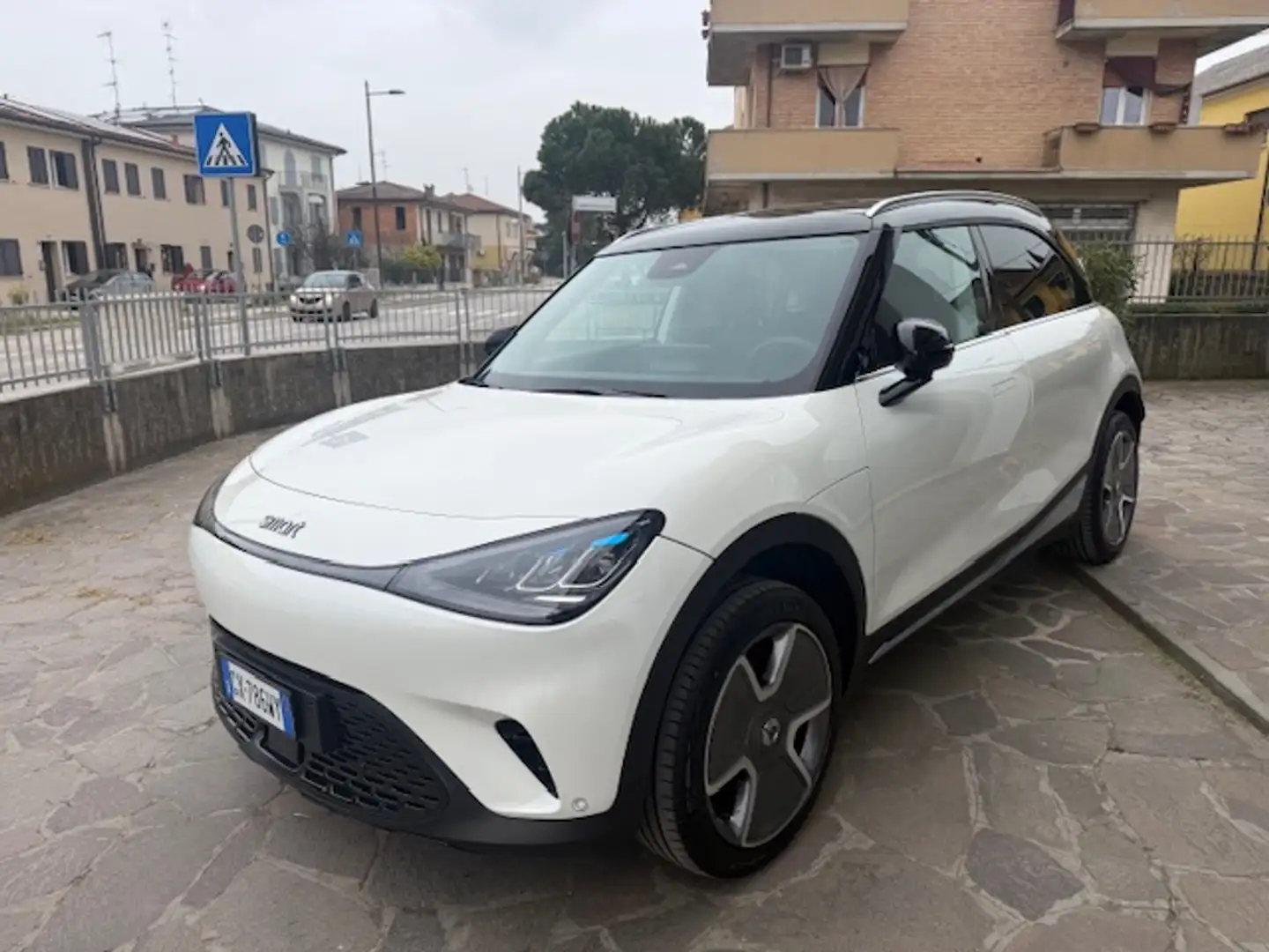smart #1 PRO + 22 kw Pari al nuovo km 2.500 Weiß - 1