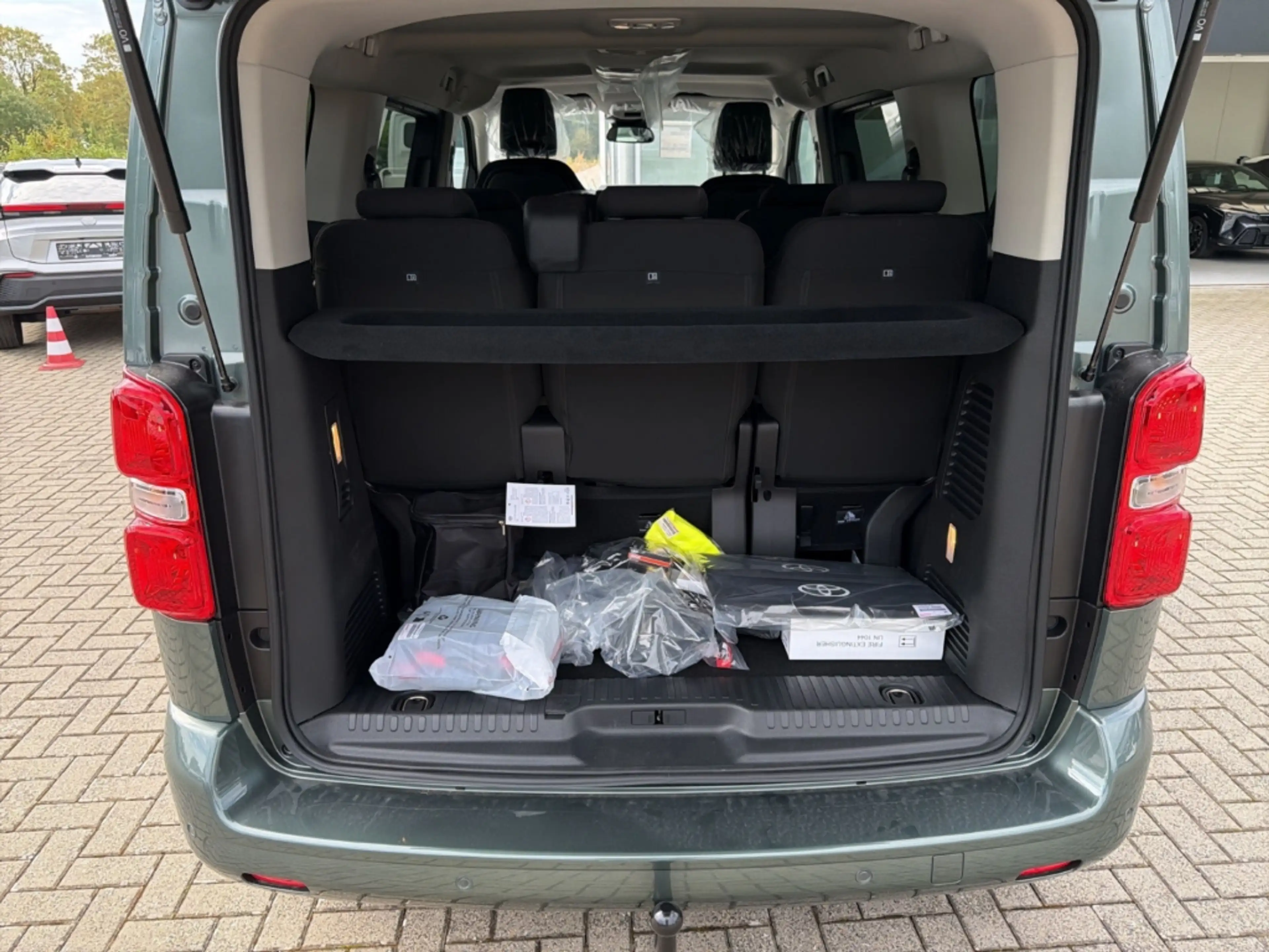 Toyota Proace Verso L1 ANHÄNGERKUPPLUNG Teamplayer Navi LED ACC — photo 7