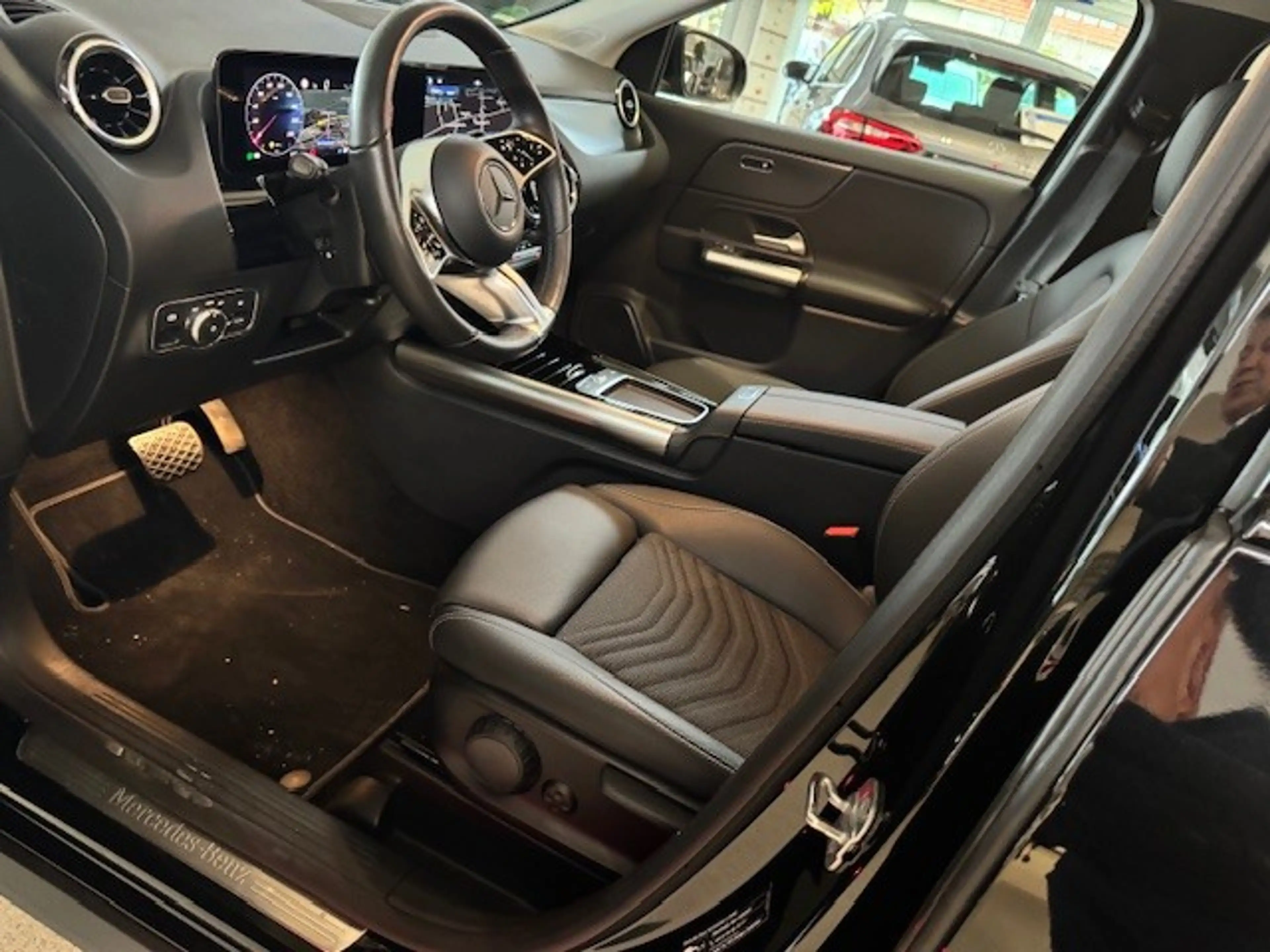 Mercedes-Benz GLA 220 Matic+Modelljahr2026+AHK+DISTRONIC+NSW+Winter-Pake — photo 13