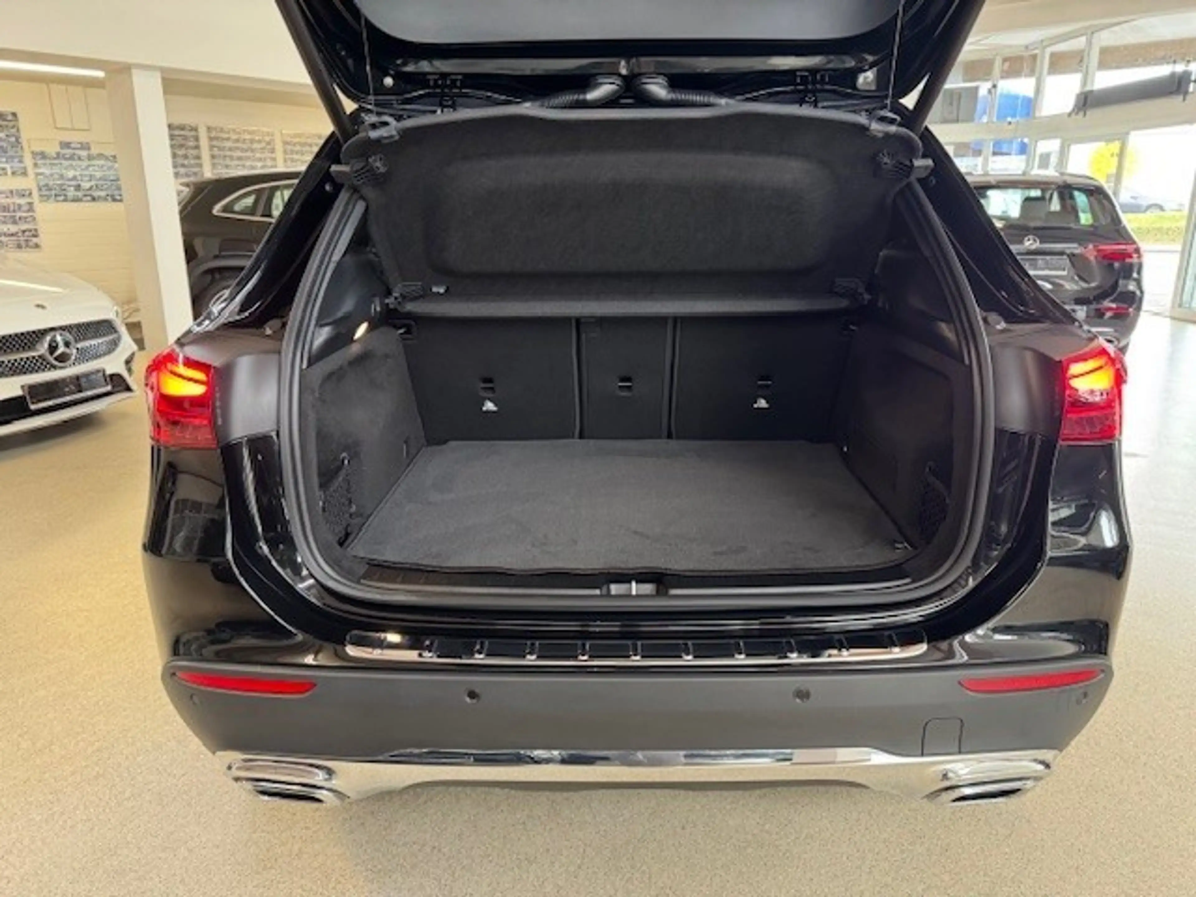 Mercedes-Benz GLA 220 Matic+Modelljahr2026+AHK+DISTRONIC+NSW+Winter-Pake — photo 9
