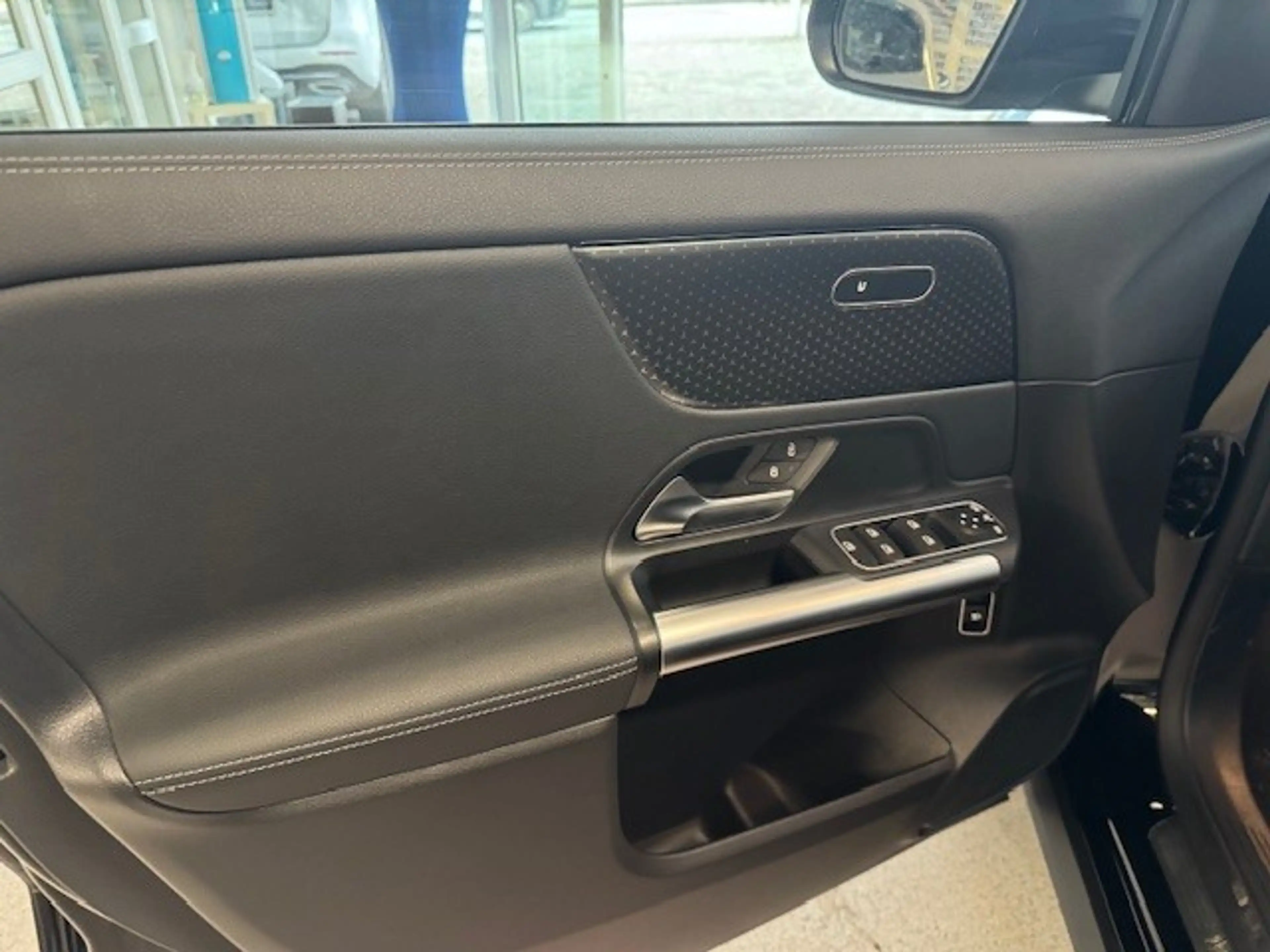 Mercedes-Benz GLA 220 Matic+Modelljahr2026+AHK+DISTRONIC+NSW+Winter-Pake — photo 12