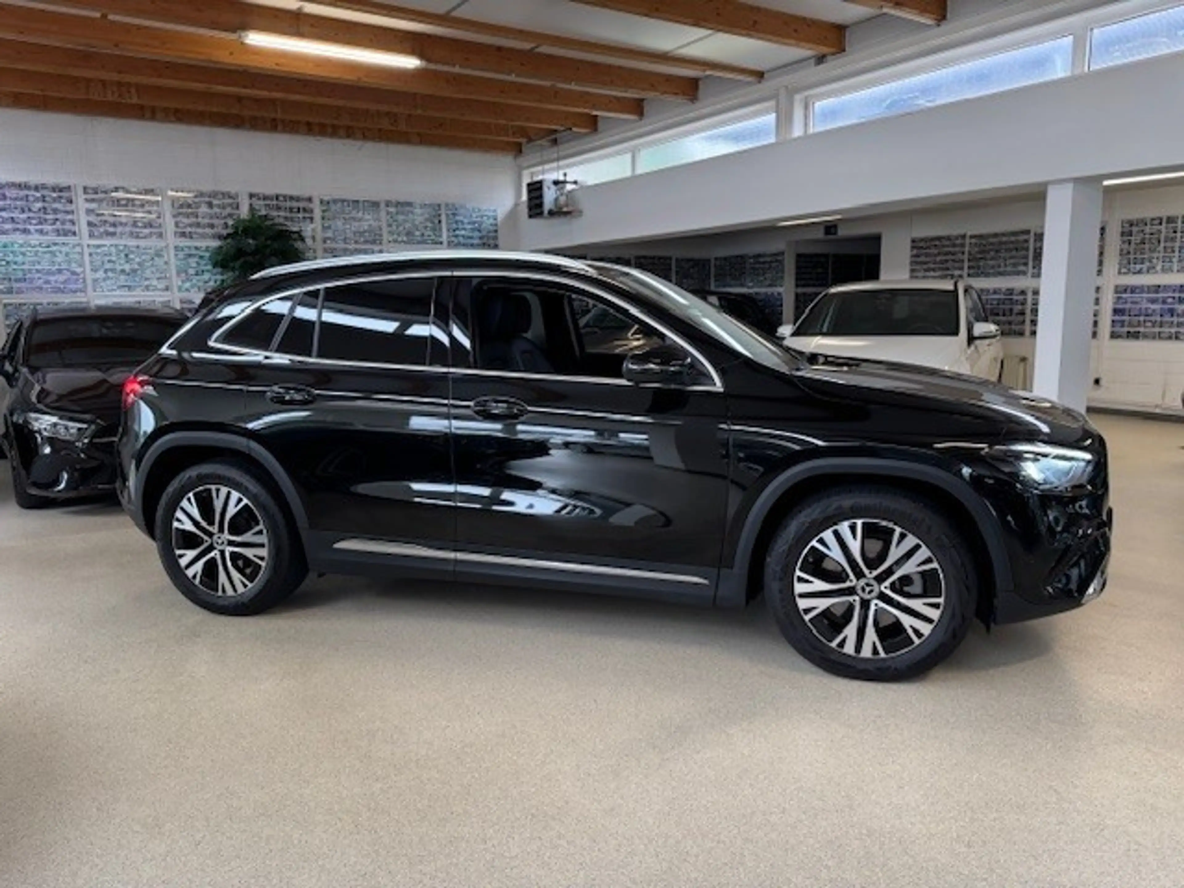 Mercedes-Benz GLA 220 Matic+Modelljahr2026+AHK+DISTRONIC+NSW+Winter-Pake — photo 5