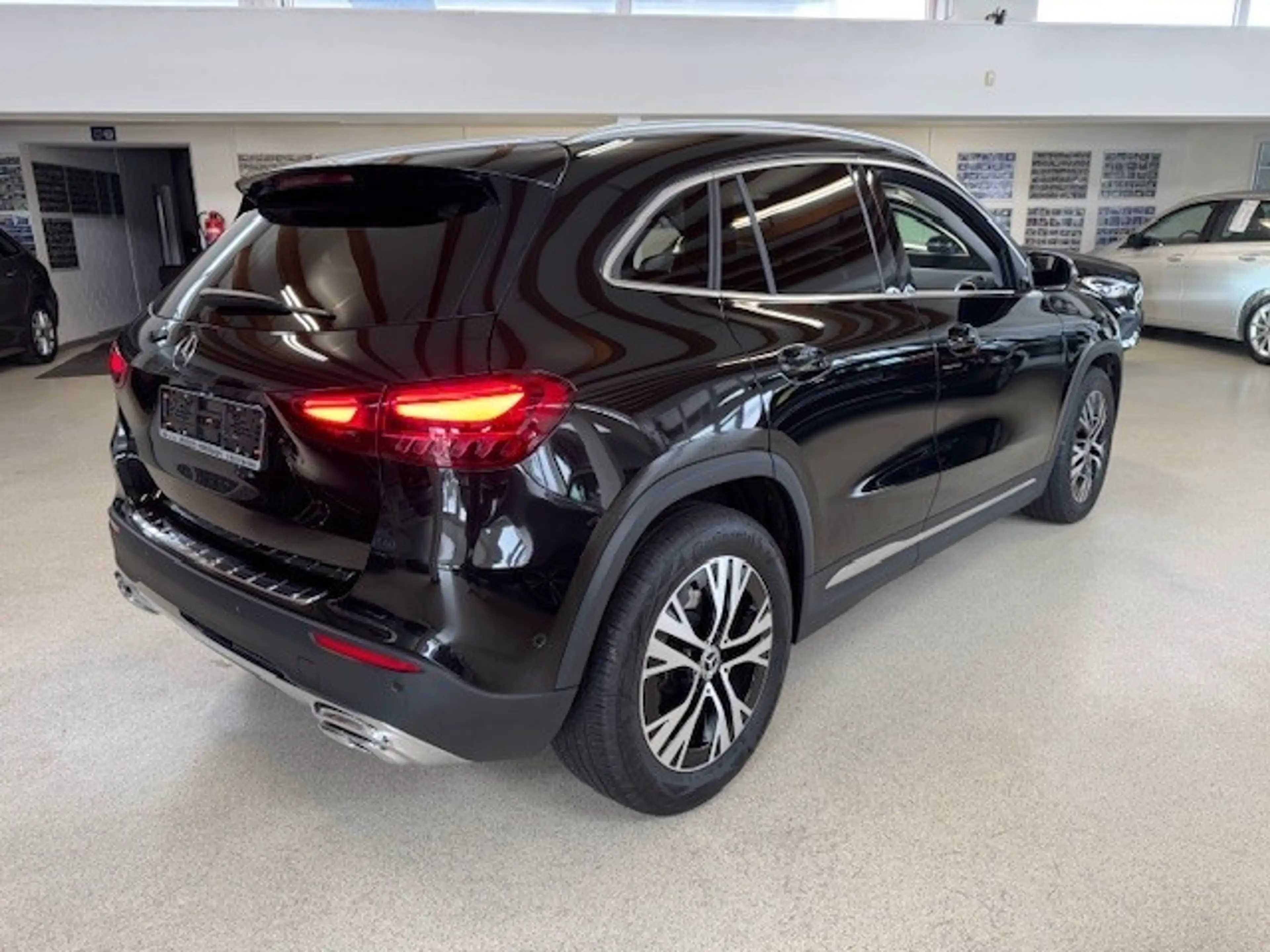 Mercedes-Benz GLA 220 Matic+Modelljahr2026+AHK+DISTRONIC+NSW+Winter-Pake — photo 8