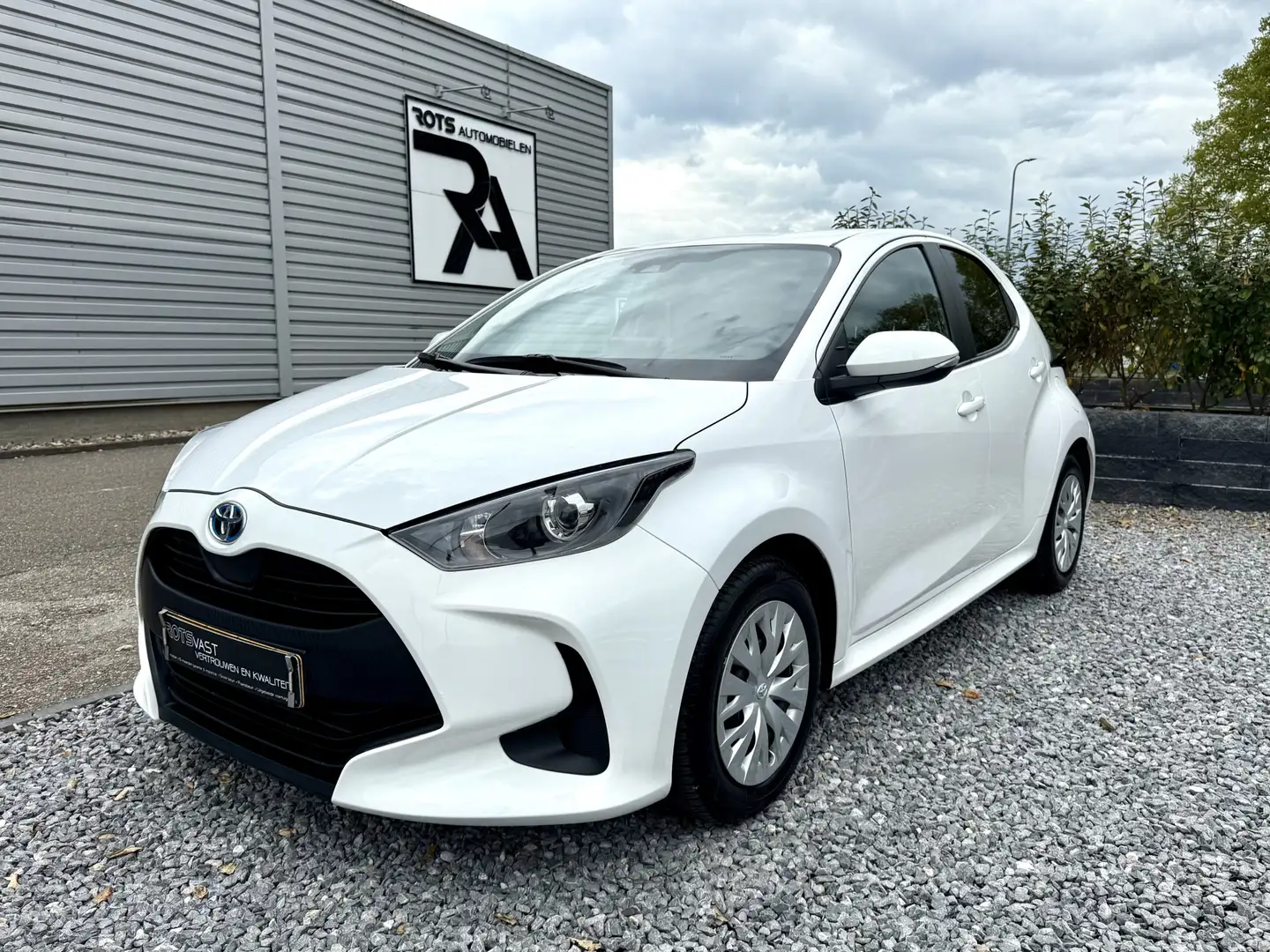 Toyota Yaris 1.5 Hybrid Active Navi|Camera|Carplay|Cruis|Stoelv Wit - 2