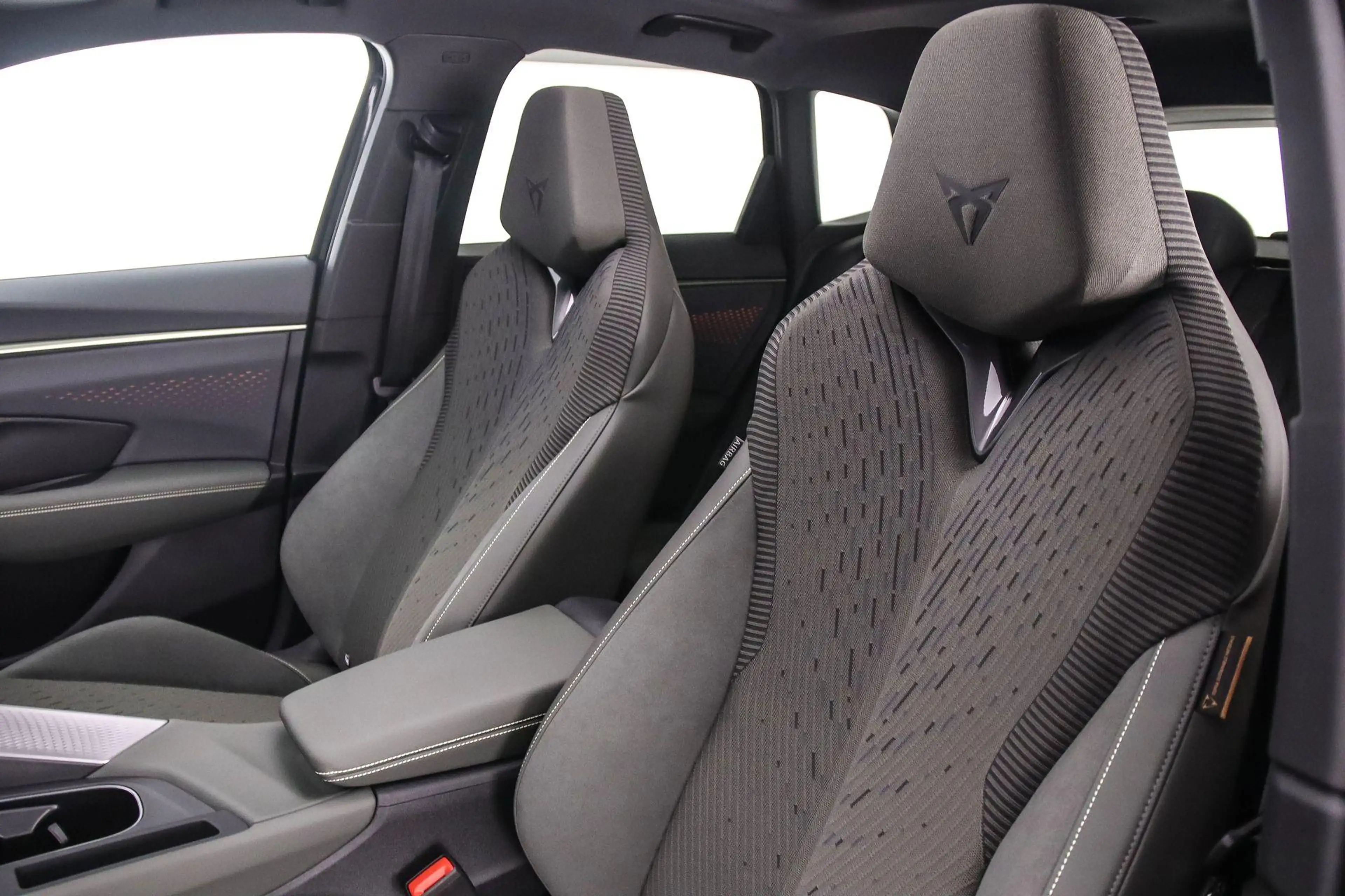 CUPRA Terramar VZ Tribe Edition 1.5 TSI eHybrid 272pk DSG Automaa — photo 4
