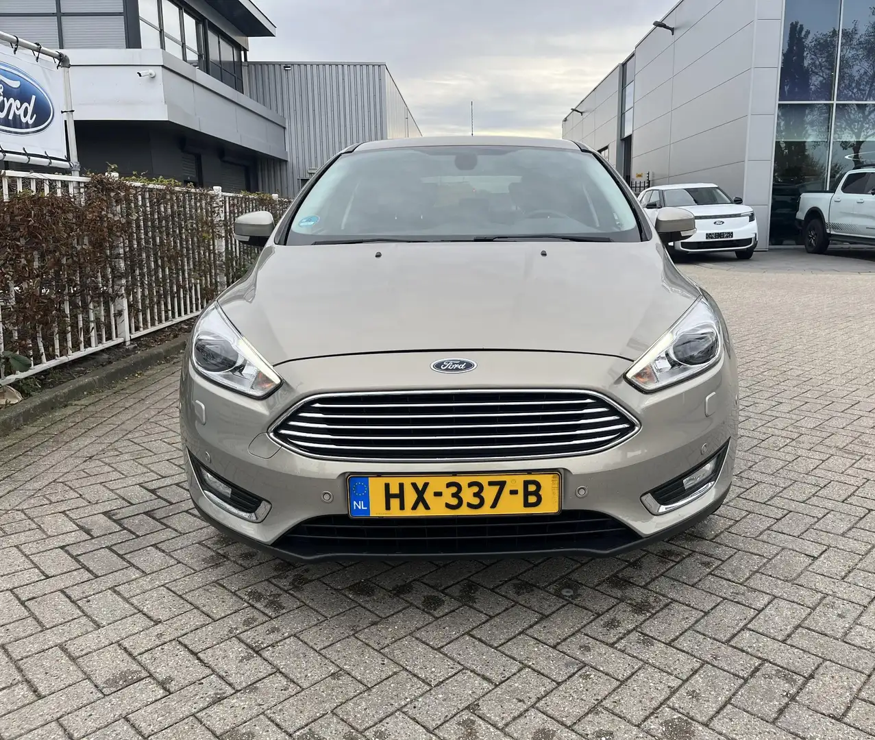 Ford Focus 1.0 Titanium Edition | Stoel/Voorruit verwarming | Gris - 2