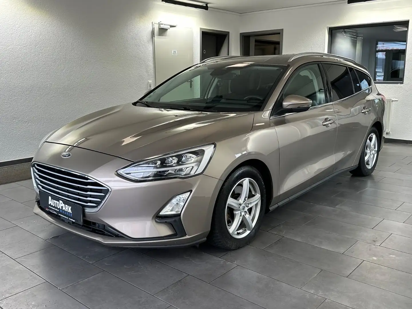 Ford Focus Turnier Cool & Connect Spur*Navi*AHK Silber - 2