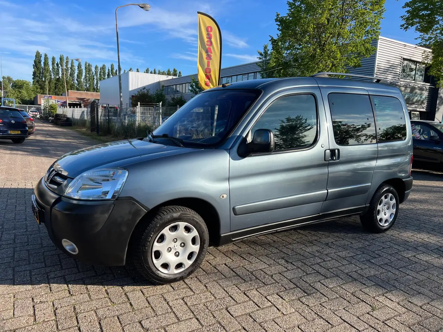 Peugeot Partner MPV 1.4 XT - 5 Persoons - Airco - Netjes ! Gris - 2