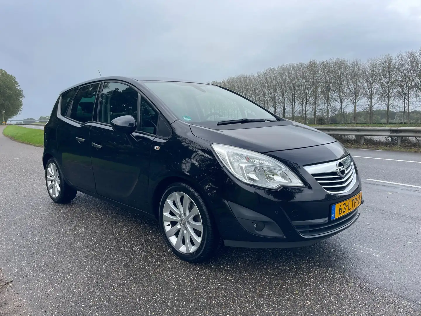 Opel Meriva 1.4 Turbo Cosmo 1e Eigenaar in een nette staat Zwart - 2