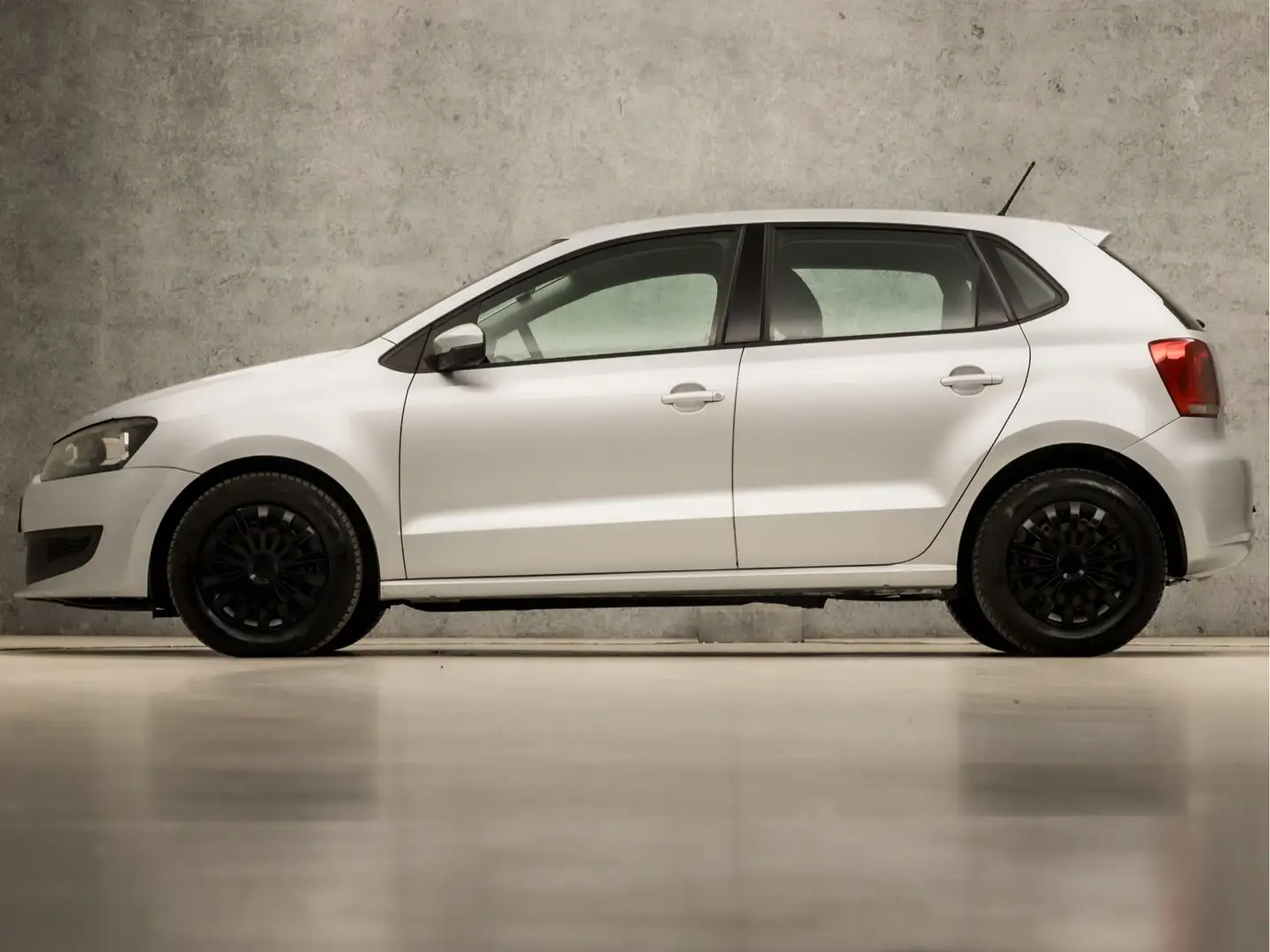 Volkswagen Polo 1.2 Sportline (NAVIGATIE, AIRCO, ELEK RAMEN, SPORT Grau - 2