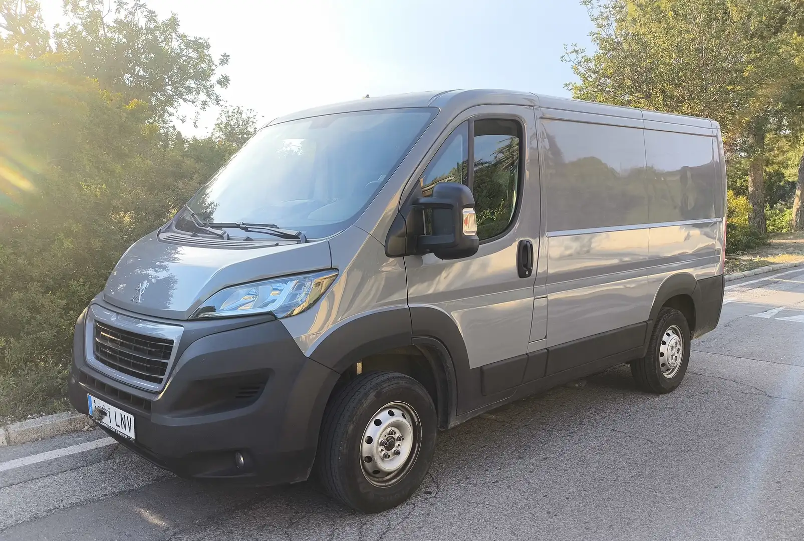 Peugeot Boxer Boxer Furgón 2.2BlueHDI 330 L1H1 S Gris - 2