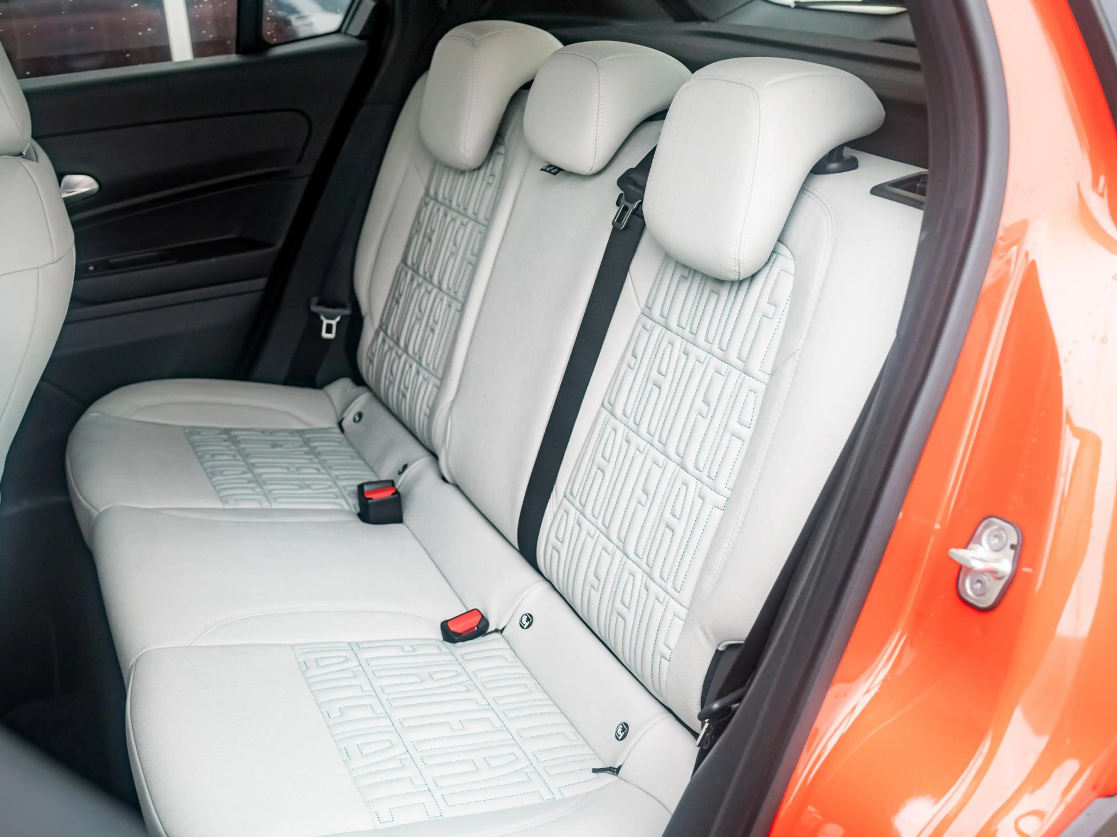 Fiat 600e La Prima 54 kWh | 17% Bijtelling | Carplay | Elek. — photo 13