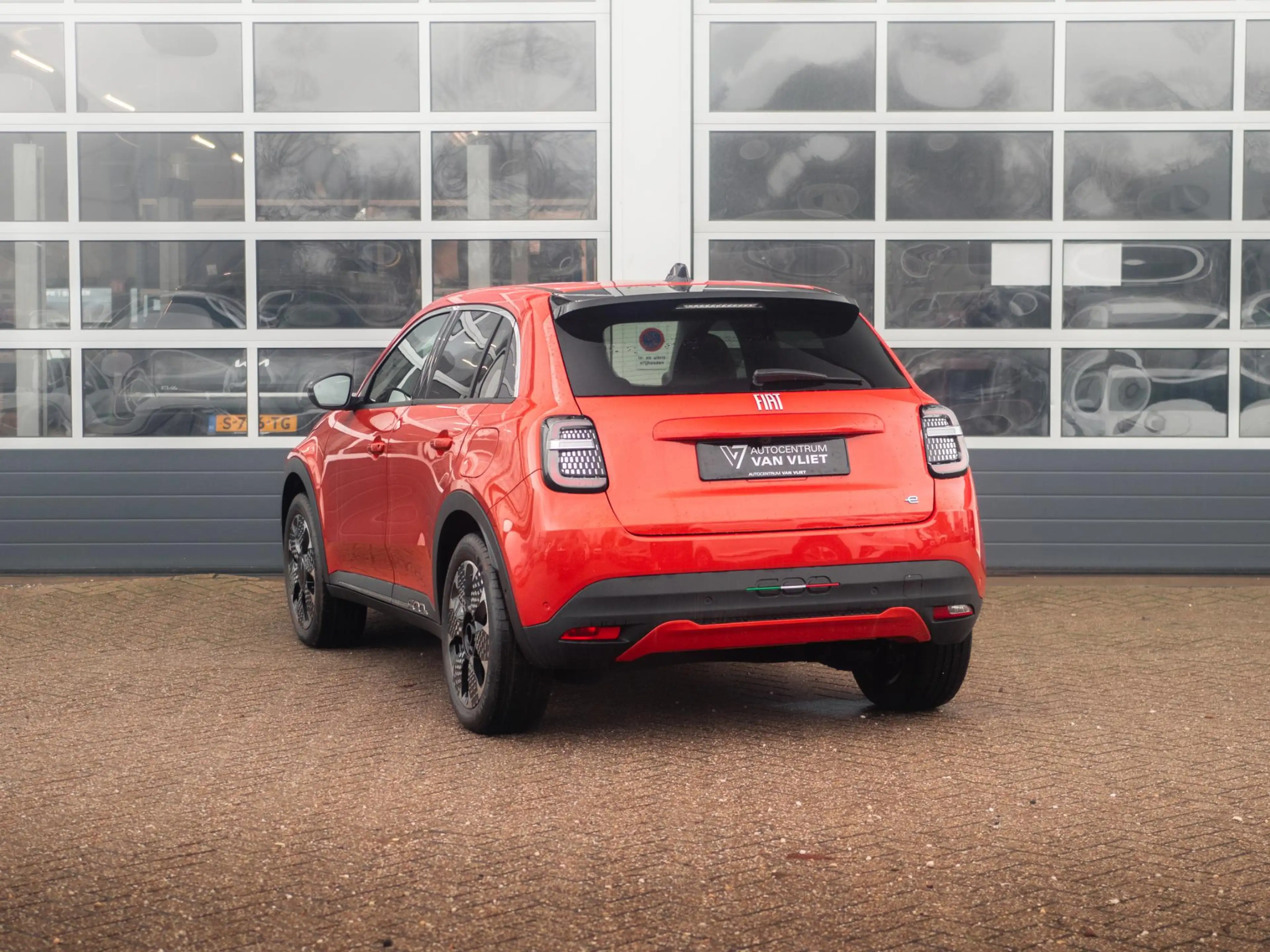 Fiat 600e La Prima 54 kWh | 17% Bijtelling | Carplay | Elek. — photo 7