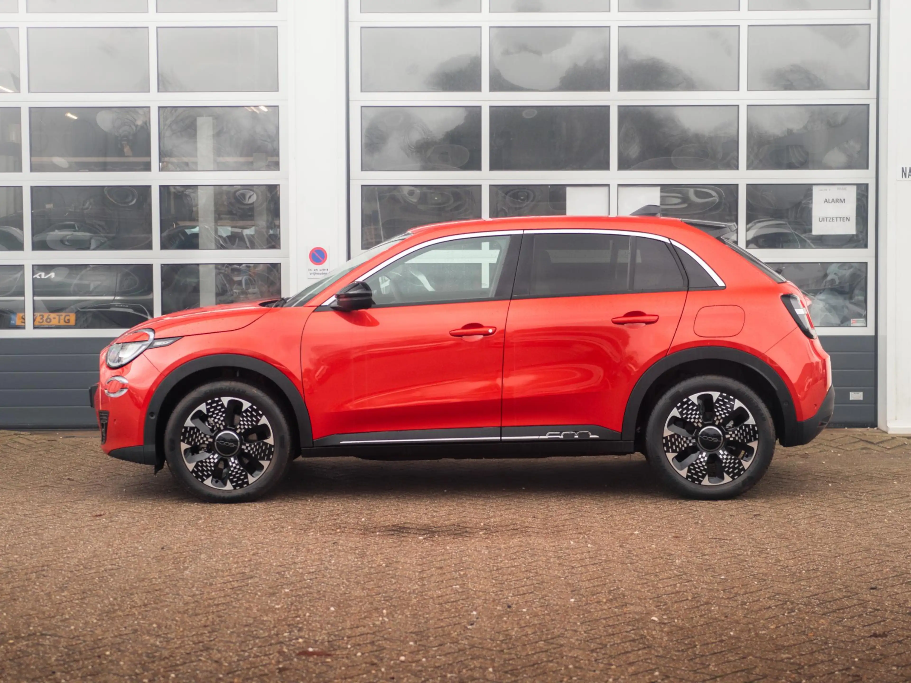 Fiat 600e La Prima 54 kWh | 17% Bijtelling | Carplay | Elek. — photo 8