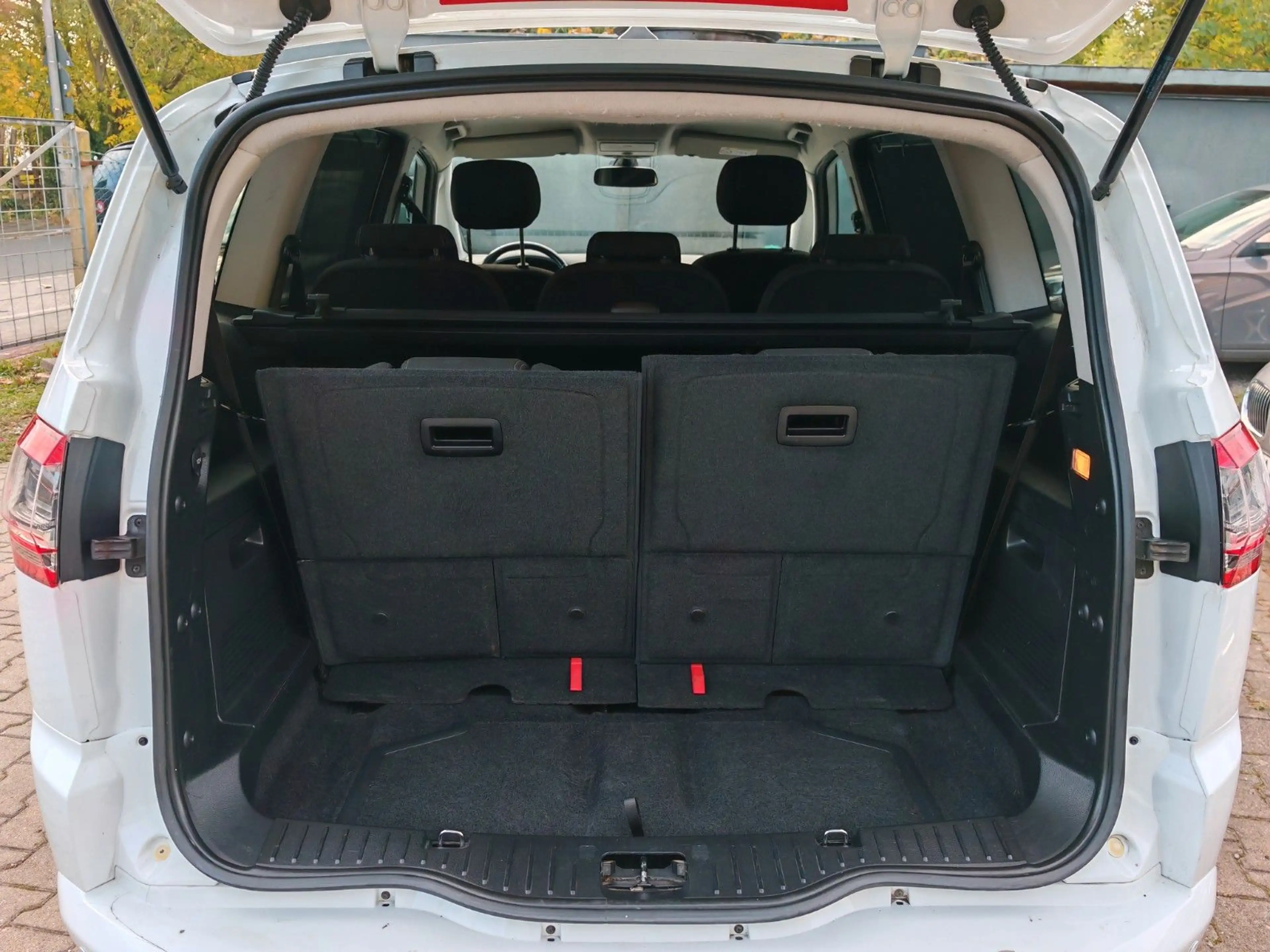 Ford S-Max Sport Edition 2.0 d 120 kw 7 Sitze Tüv — photo 15
